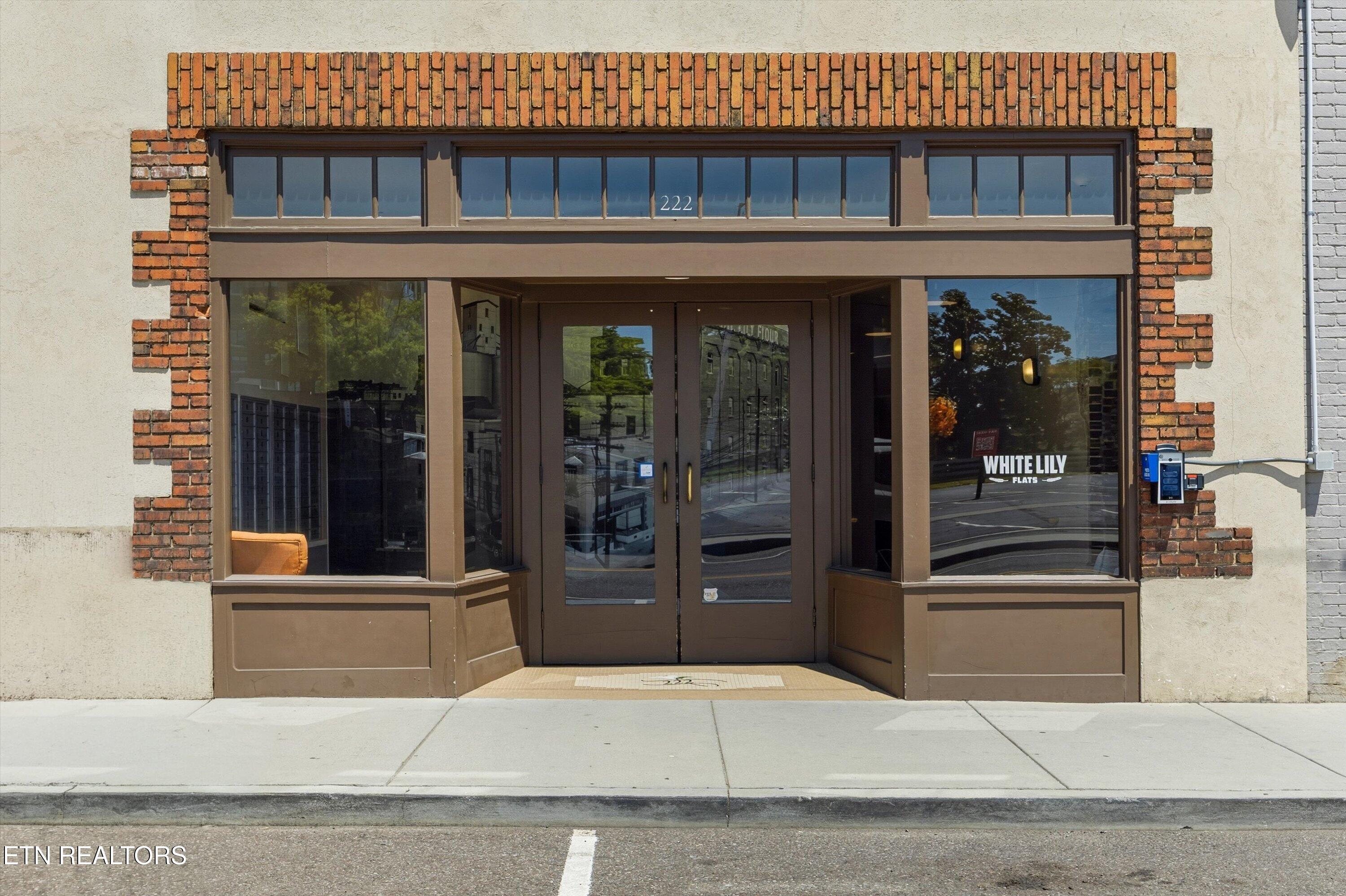 222 N Central St 106