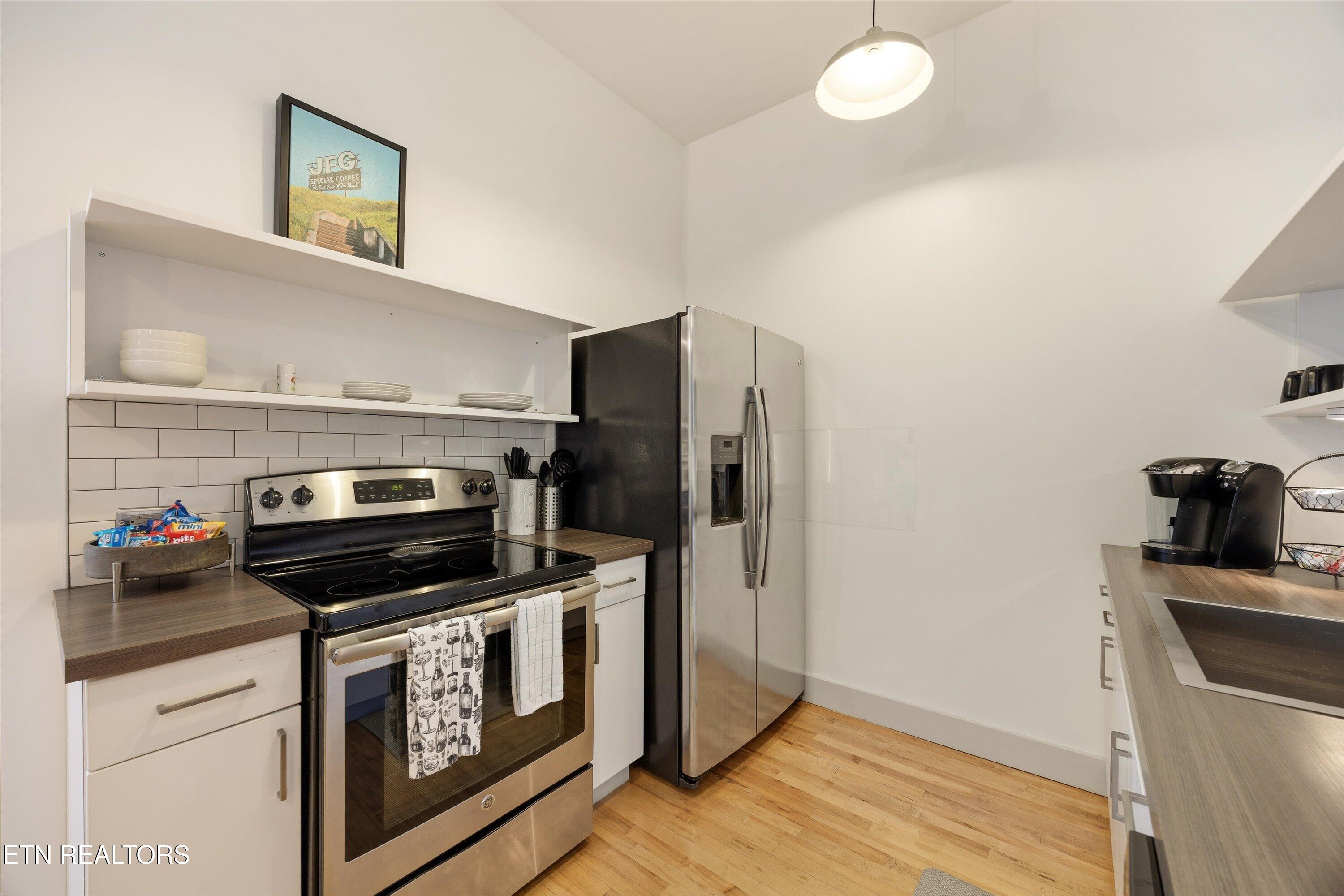 222 N Central St 106