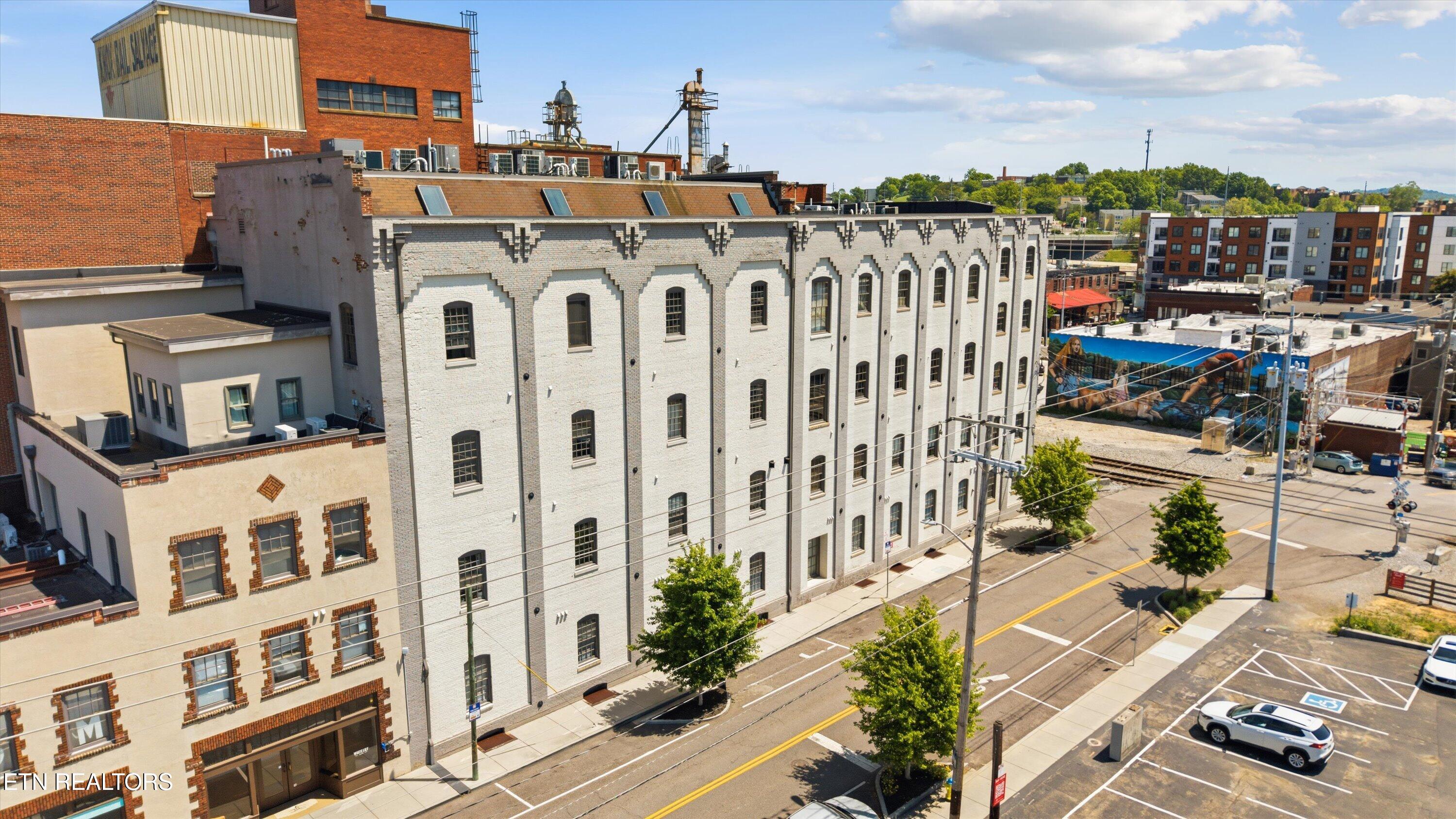 222 N Central St 106
