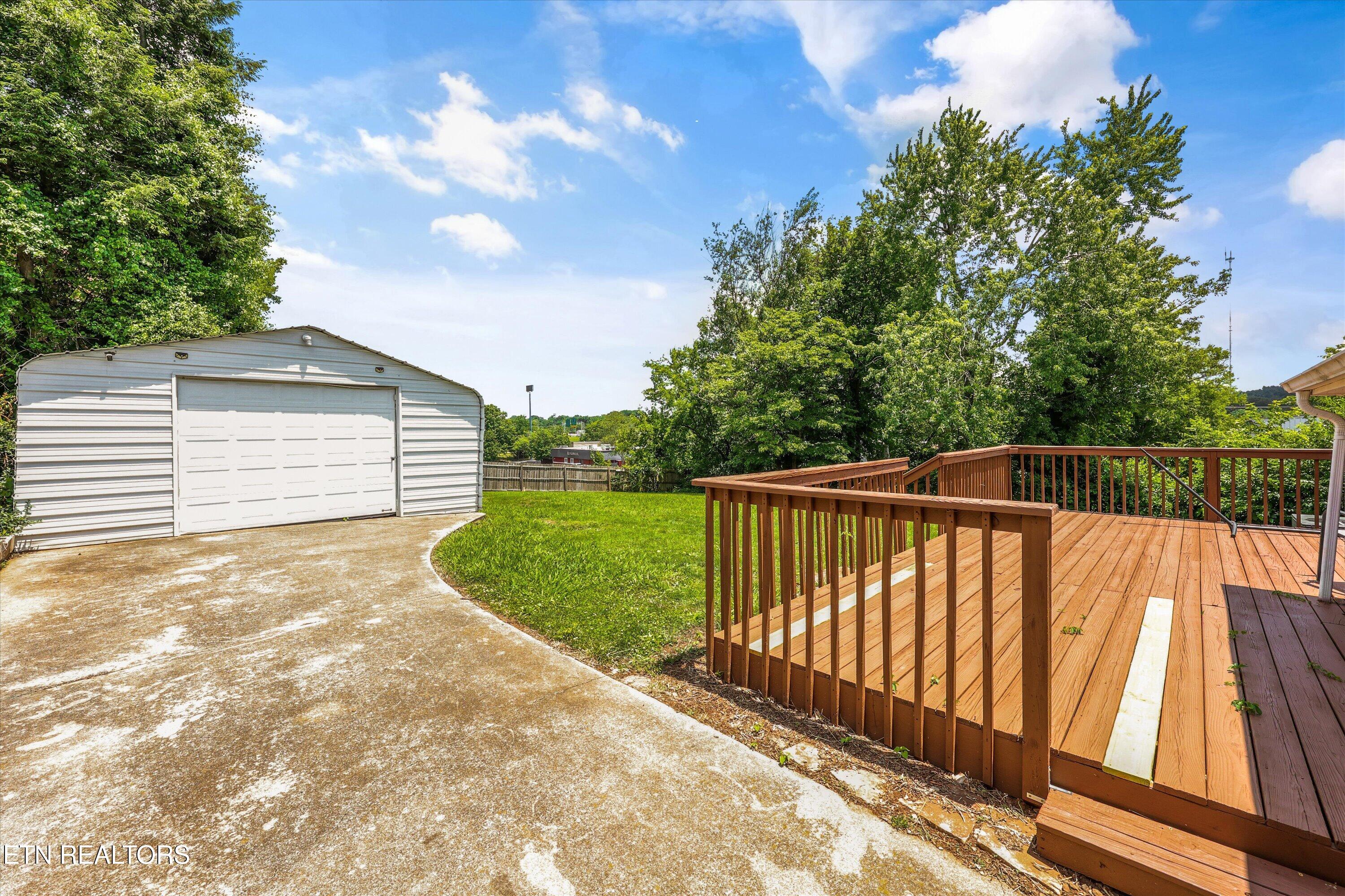 5604 Kentwood Rd