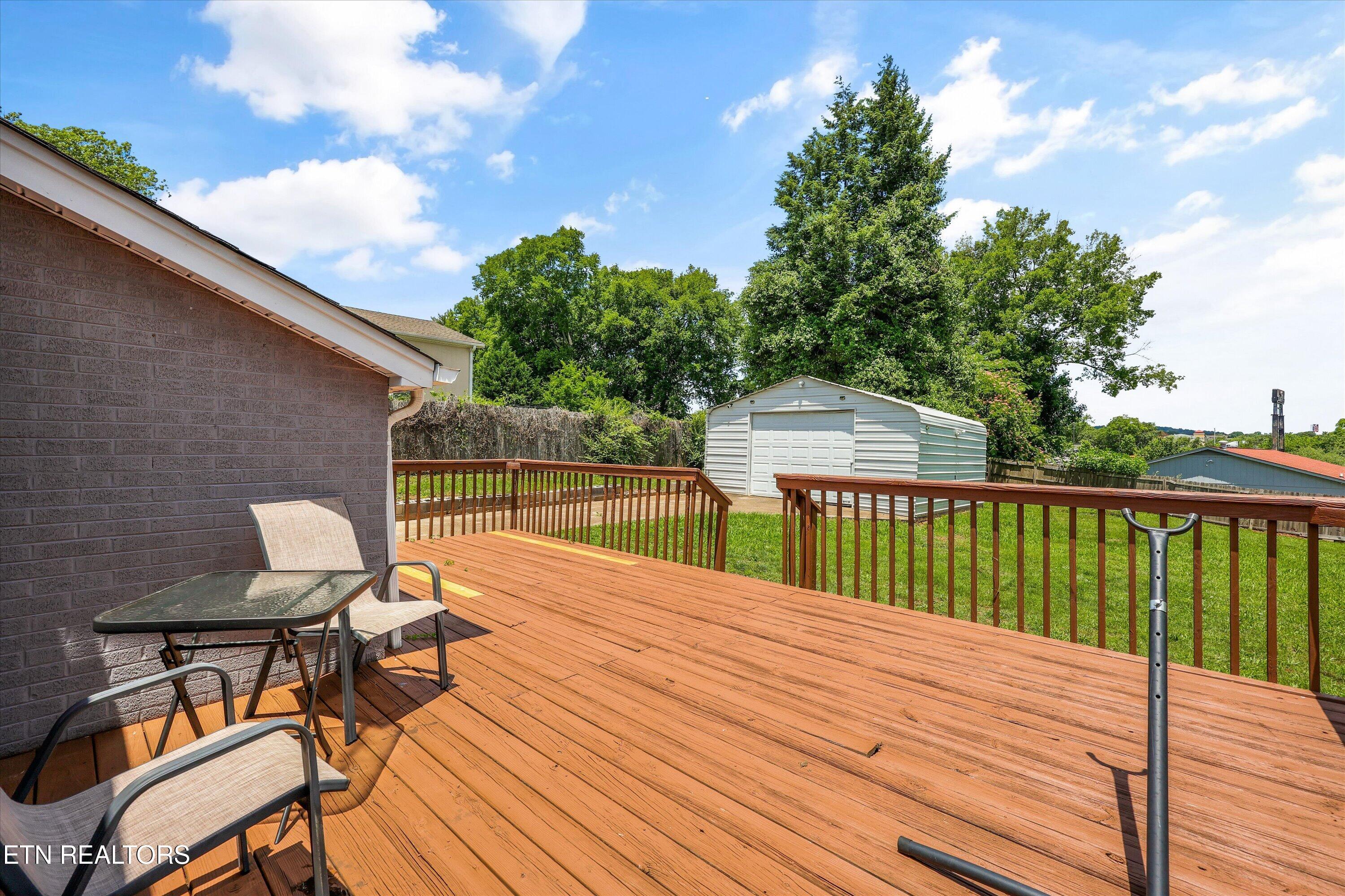 5604 Kentwood Rd