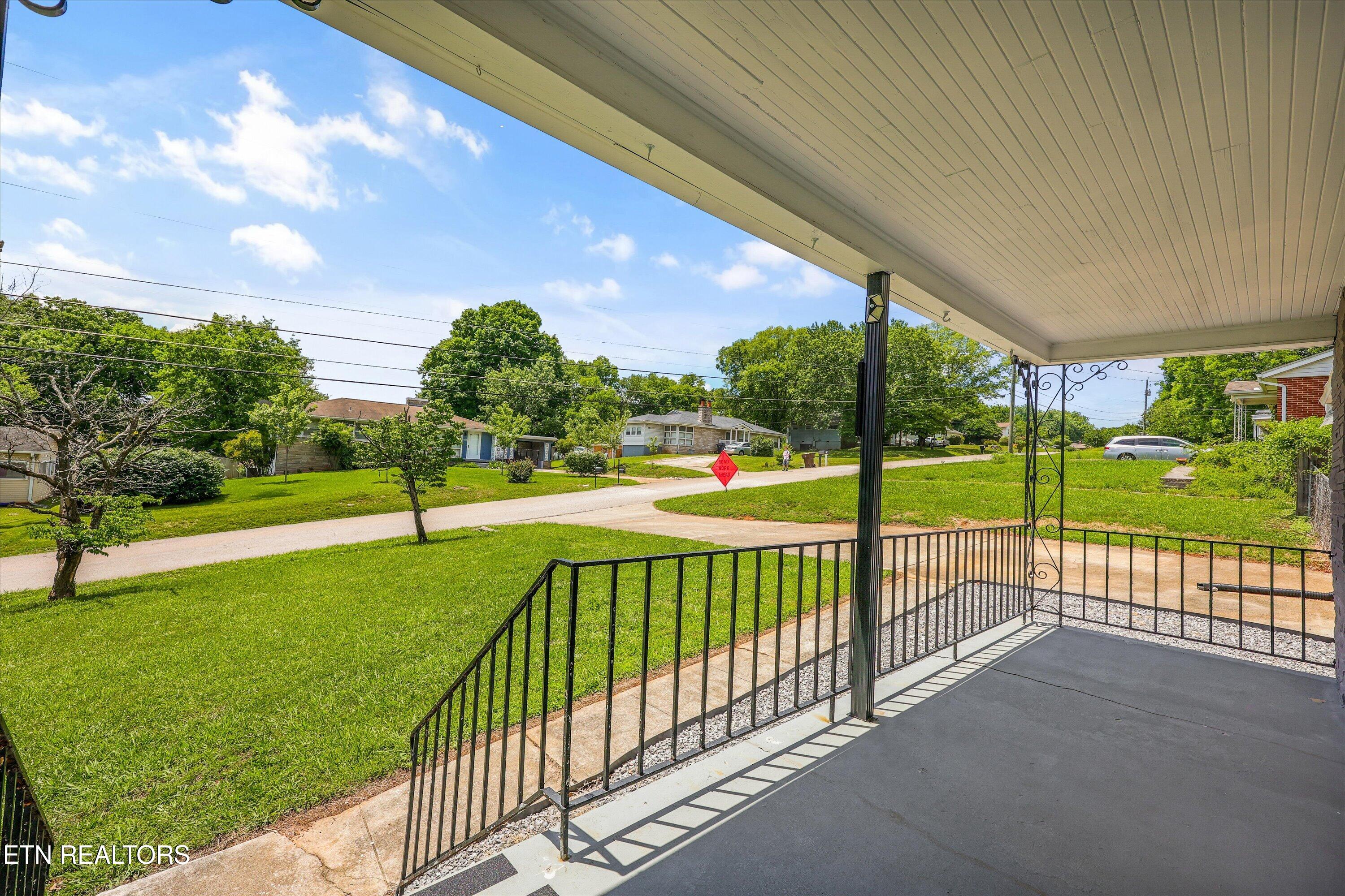 5604 Kentwood Rd