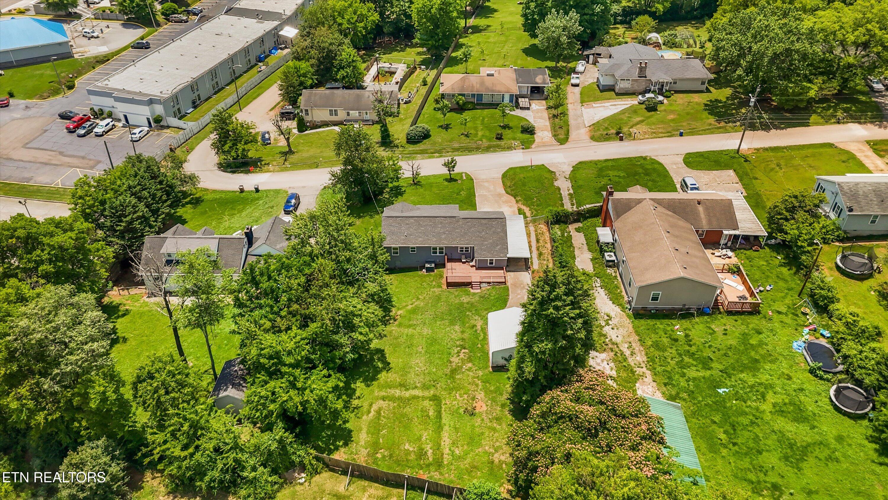 5604 Kentwood Rd