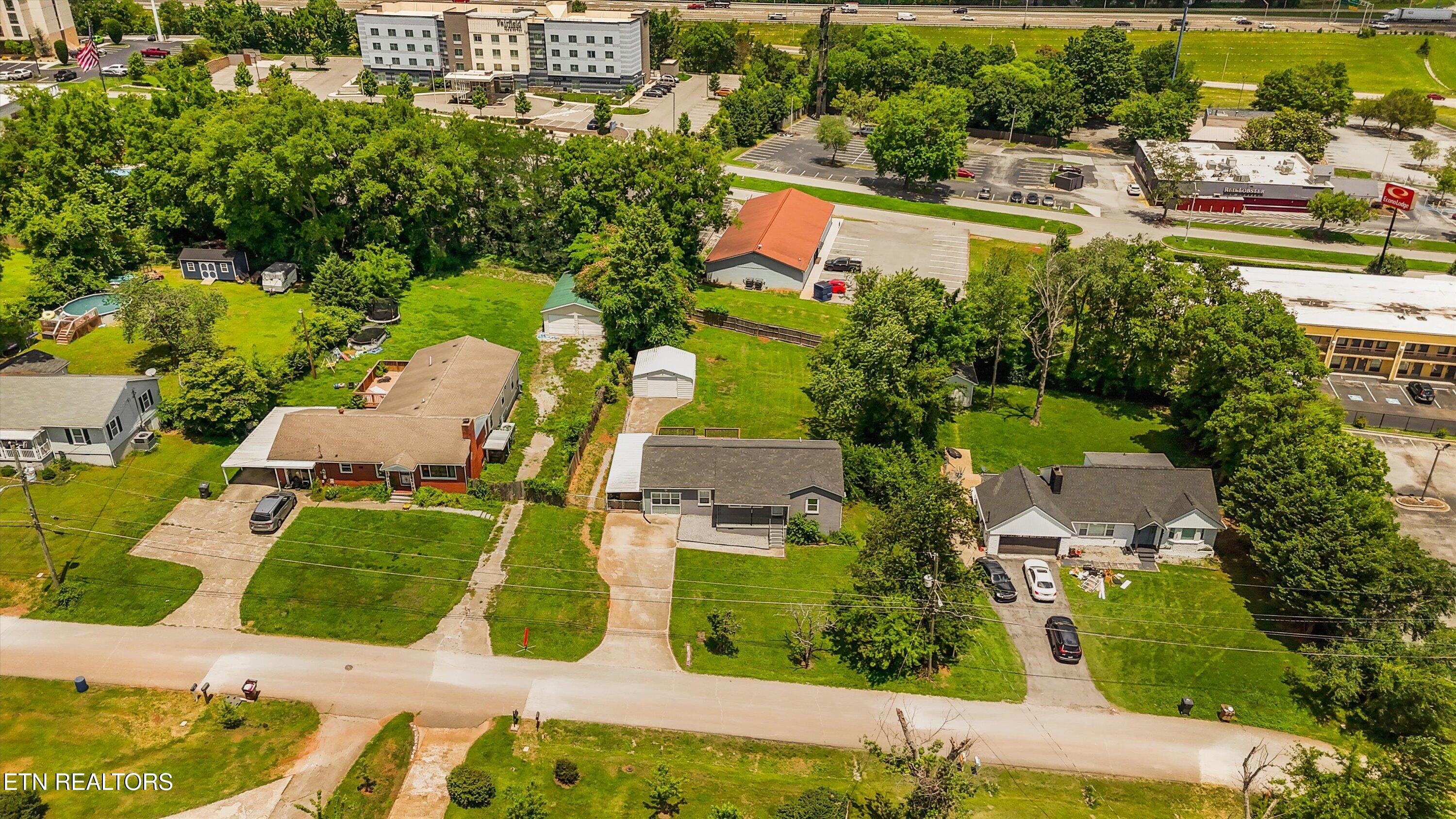 5604 Kentwood Rd