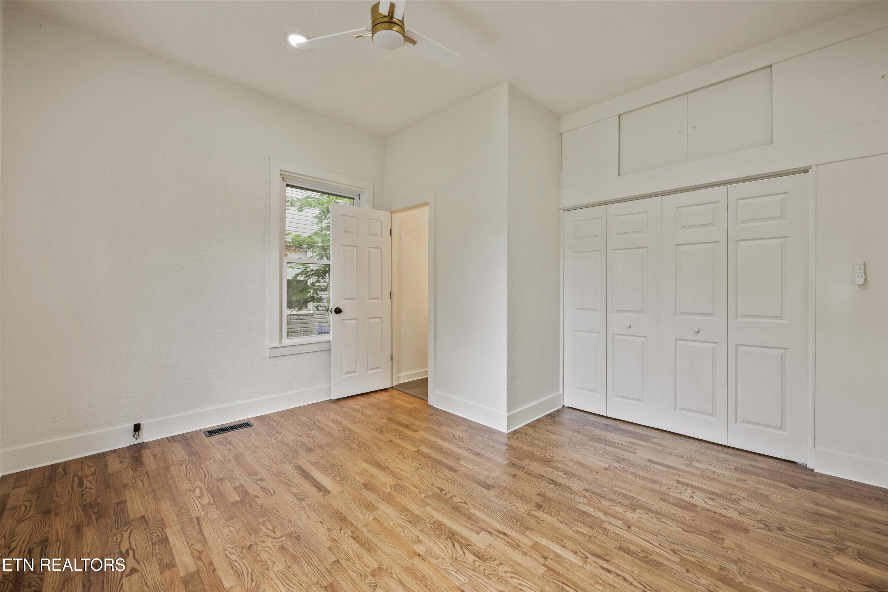 411 E Quincy Ave