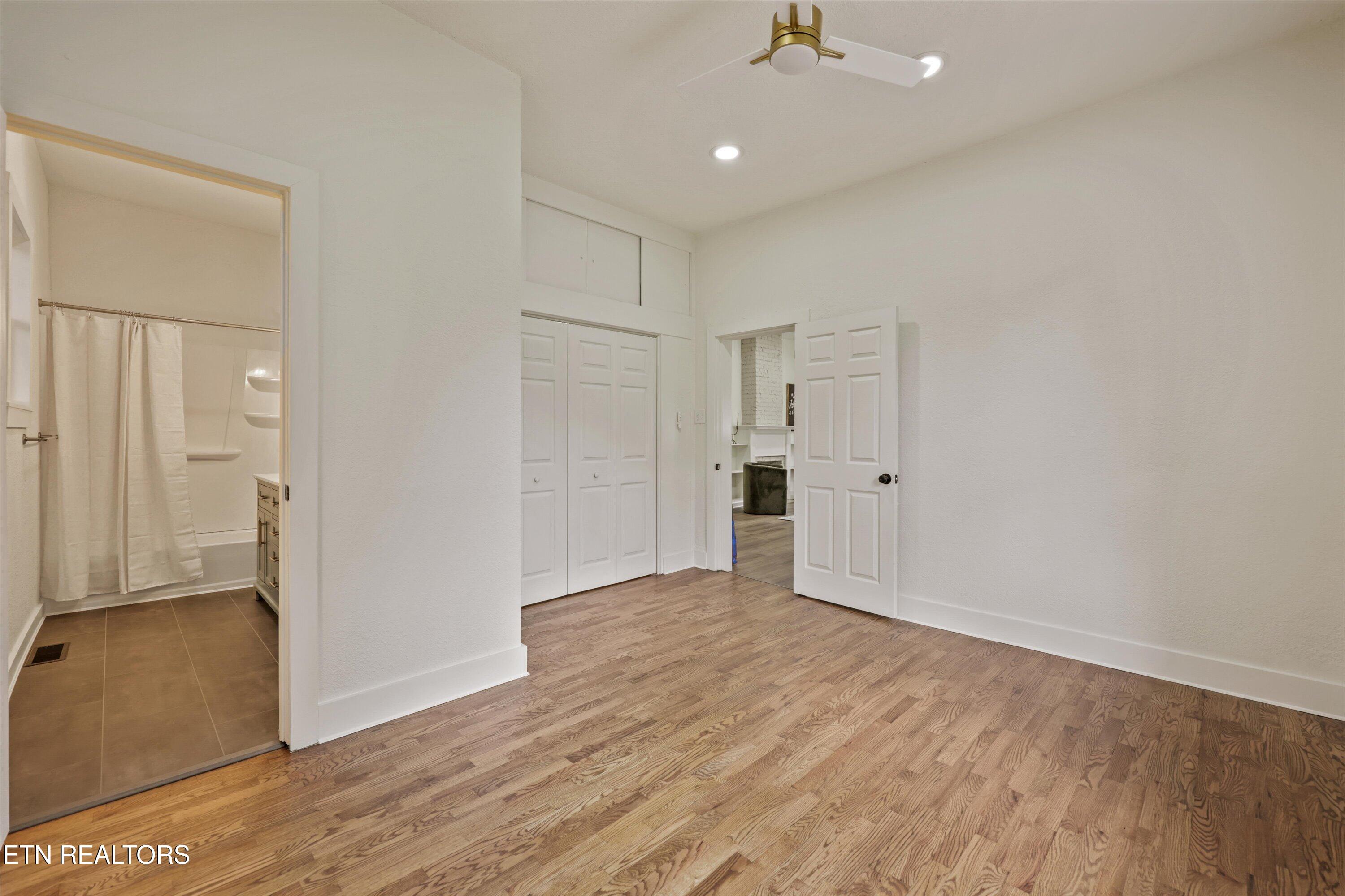 411 E Quincy Ave