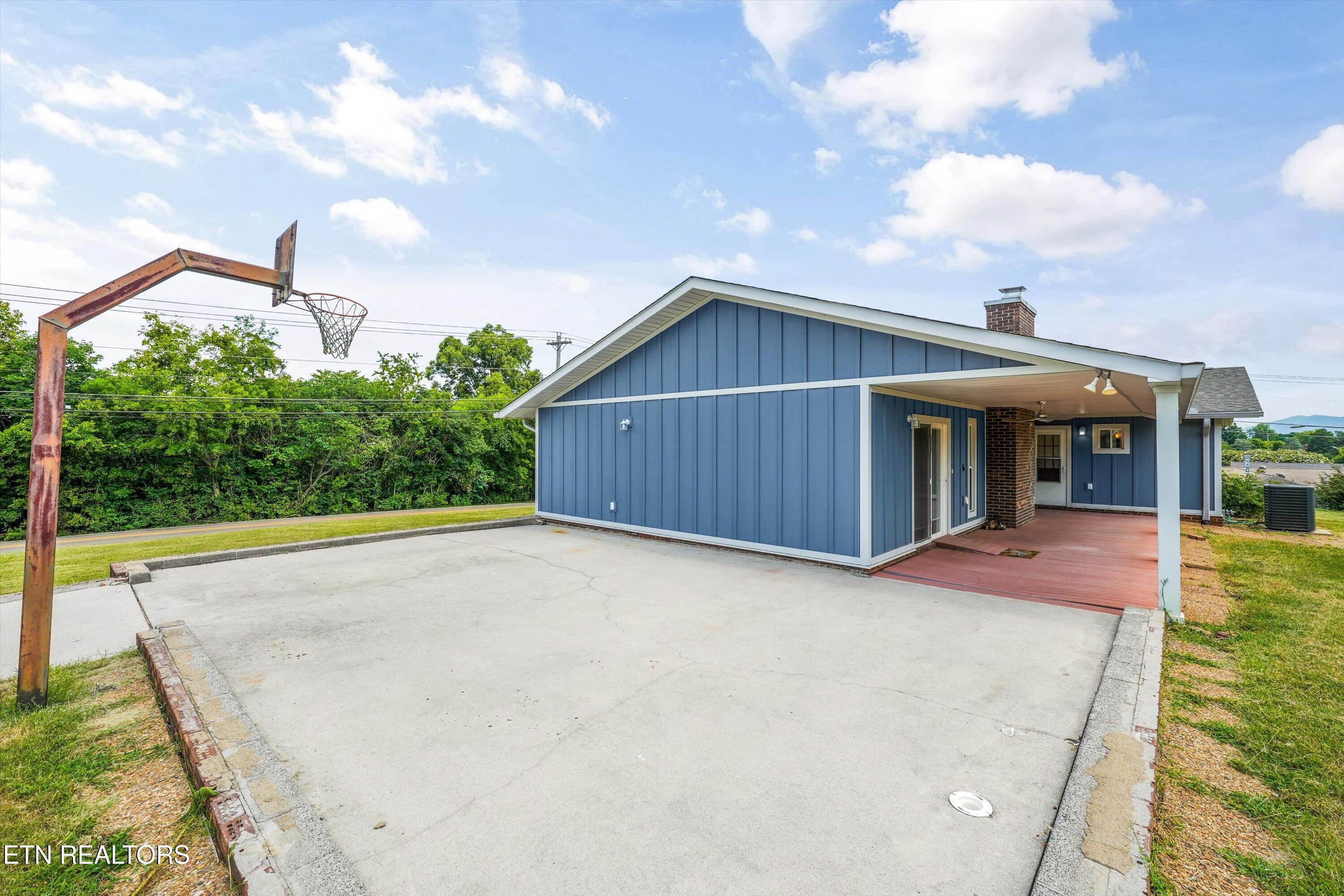 2572 Sevierville Rd