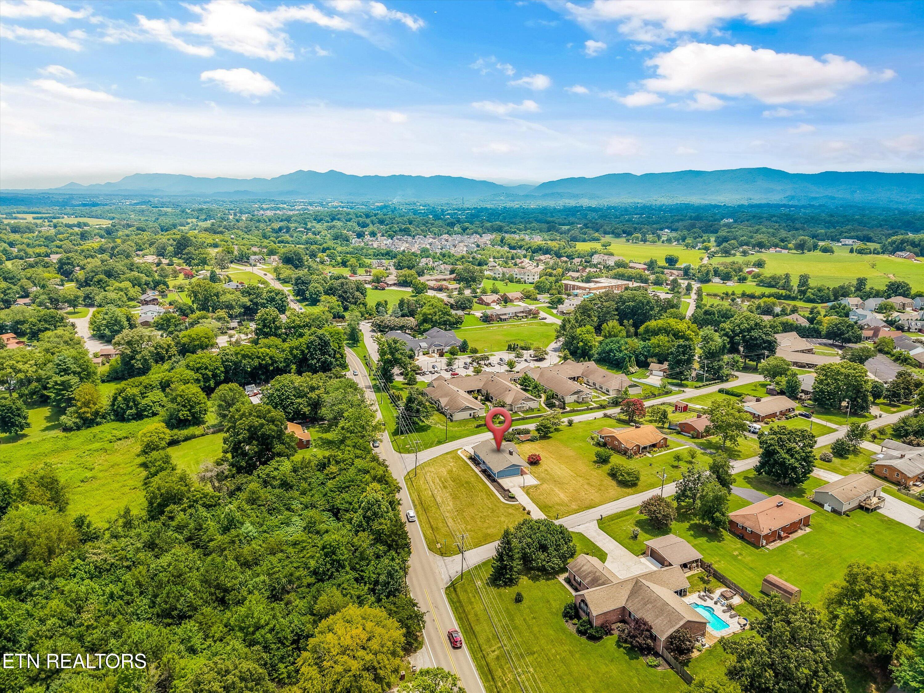 2572 Sevierville Rd