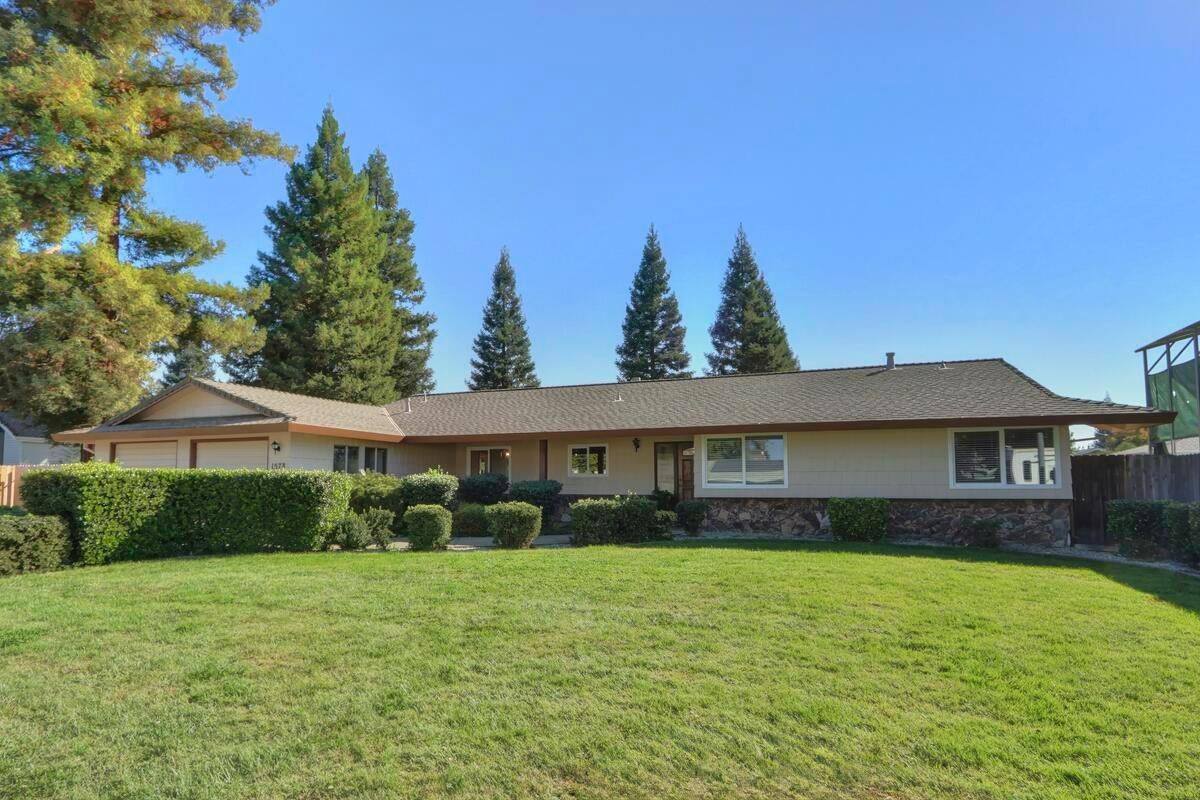 1578 Cedar Way