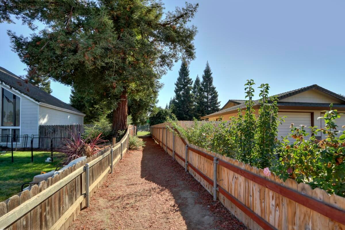 1578 Cedar Way