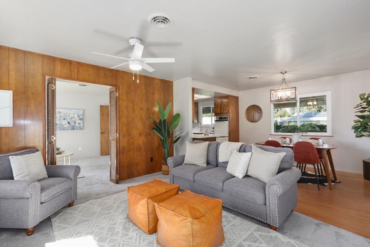 1578 Cedar Way