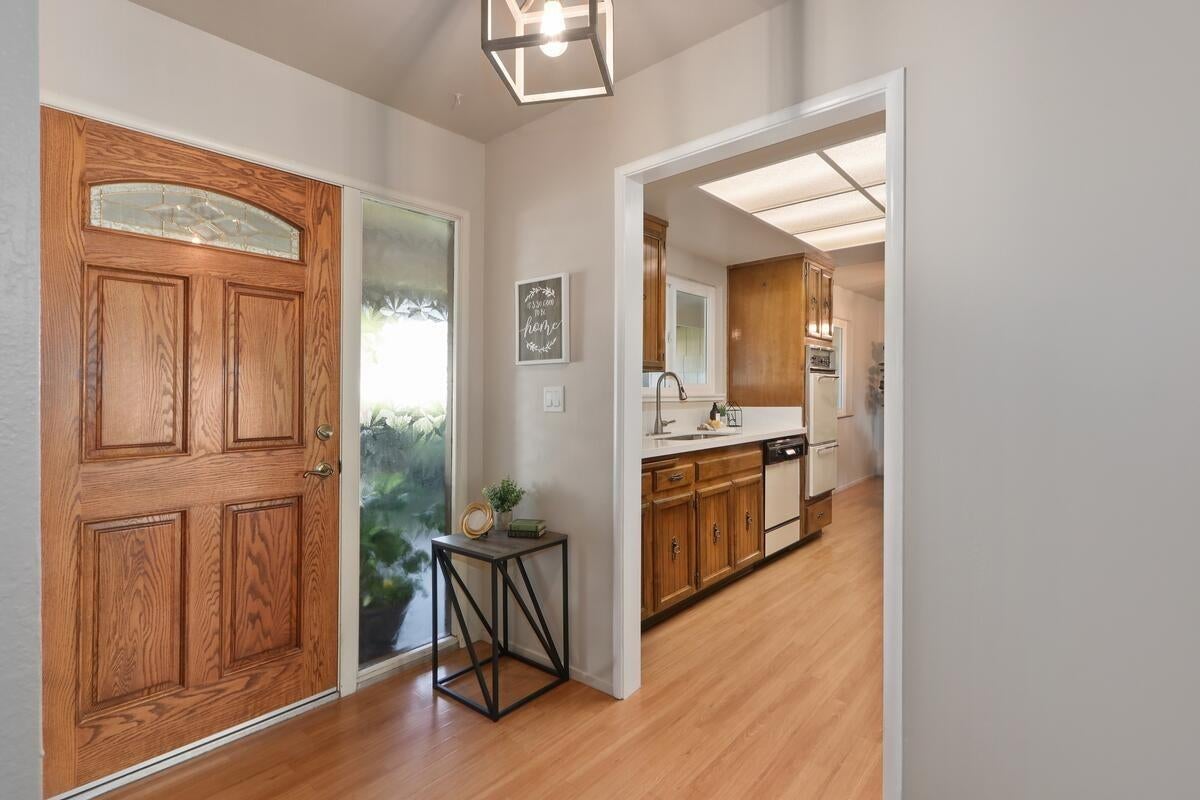 1578 Cedar Way