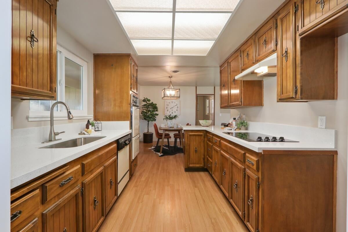 1578 Cedar Way