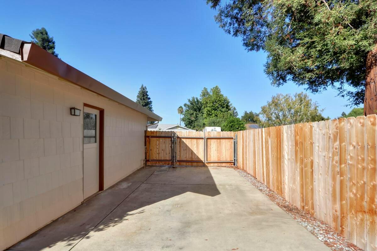 1578 Cedar Way