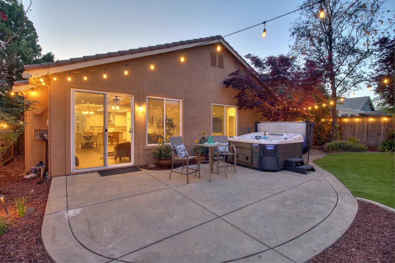 1525 Thurman Way