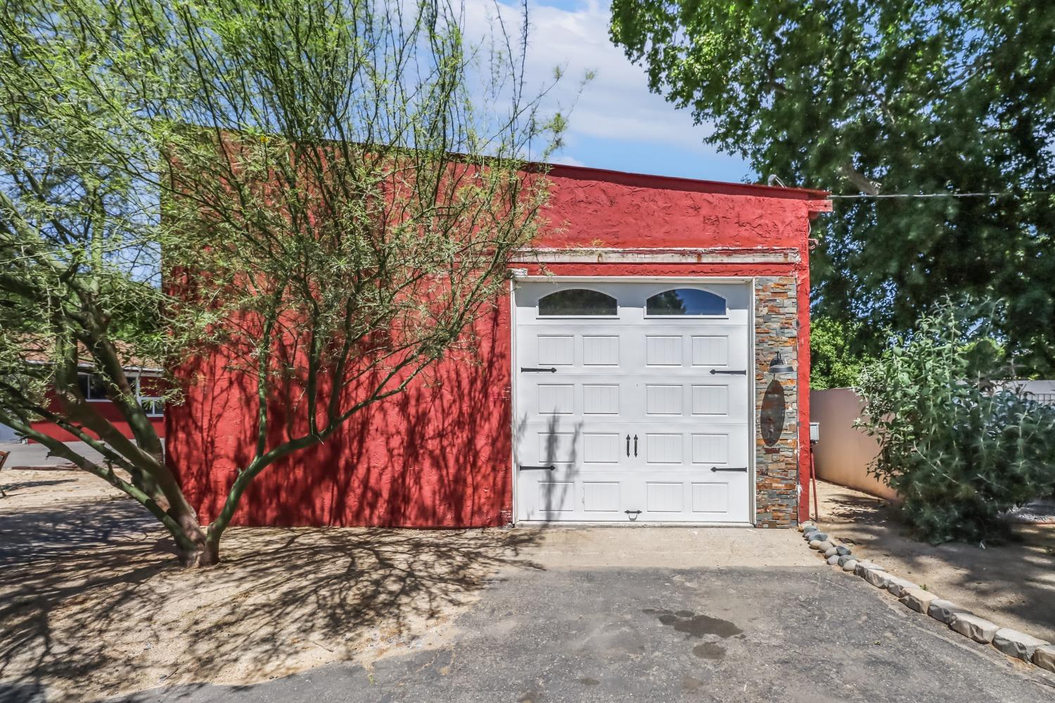 2590 S River Road