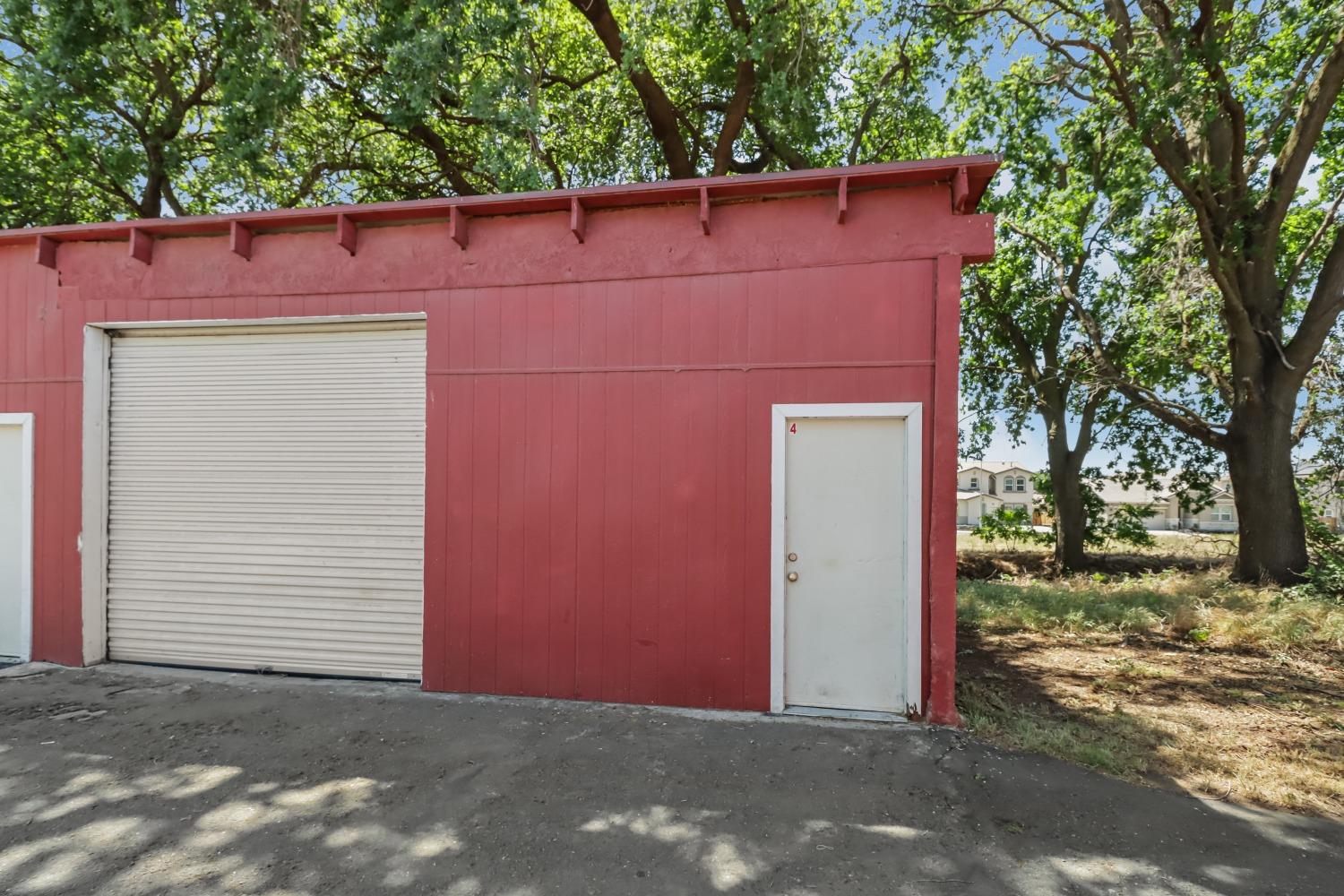 2590 S River Road
