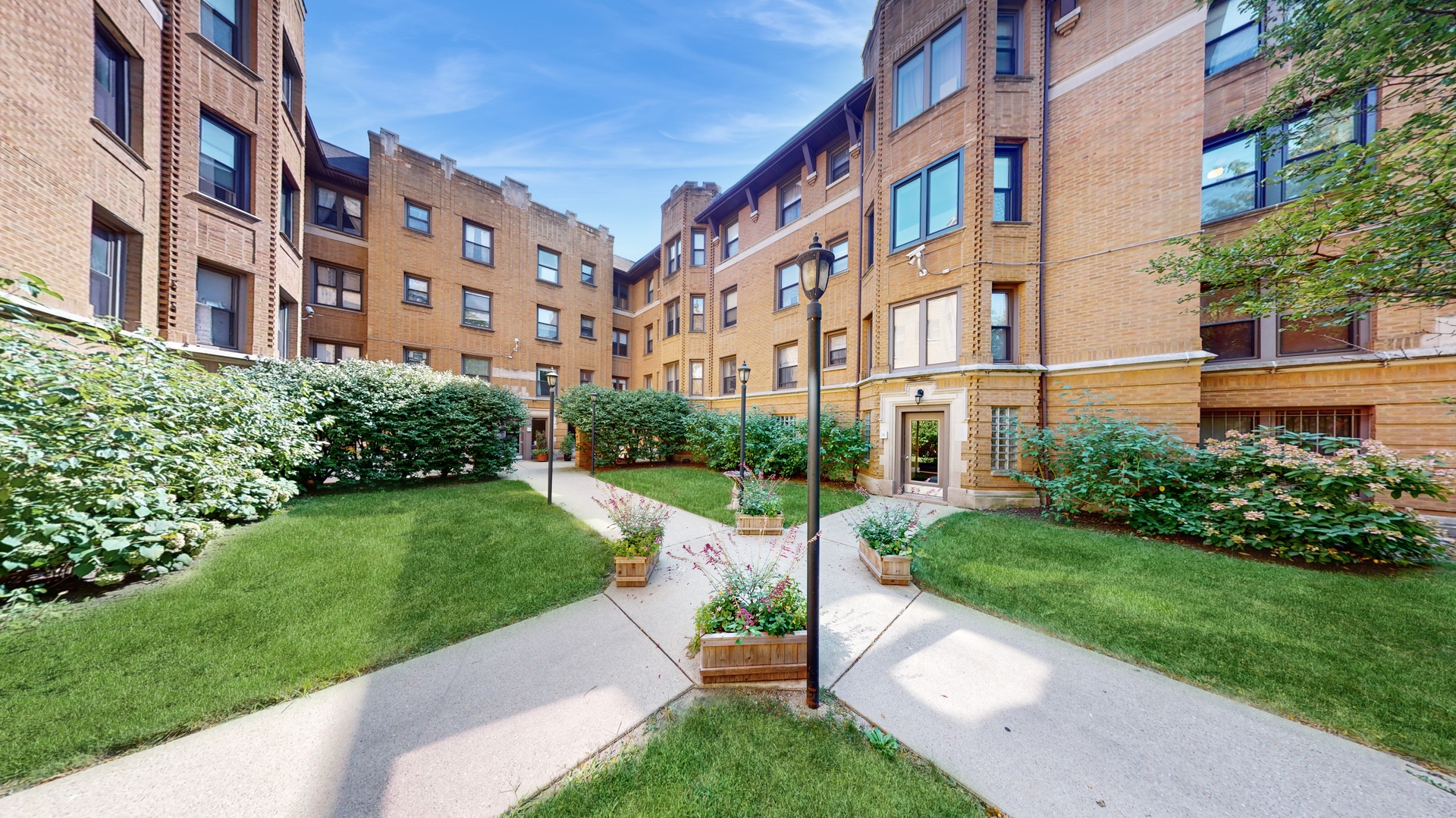 7715 N Hermitage Avenue Unit: 2J