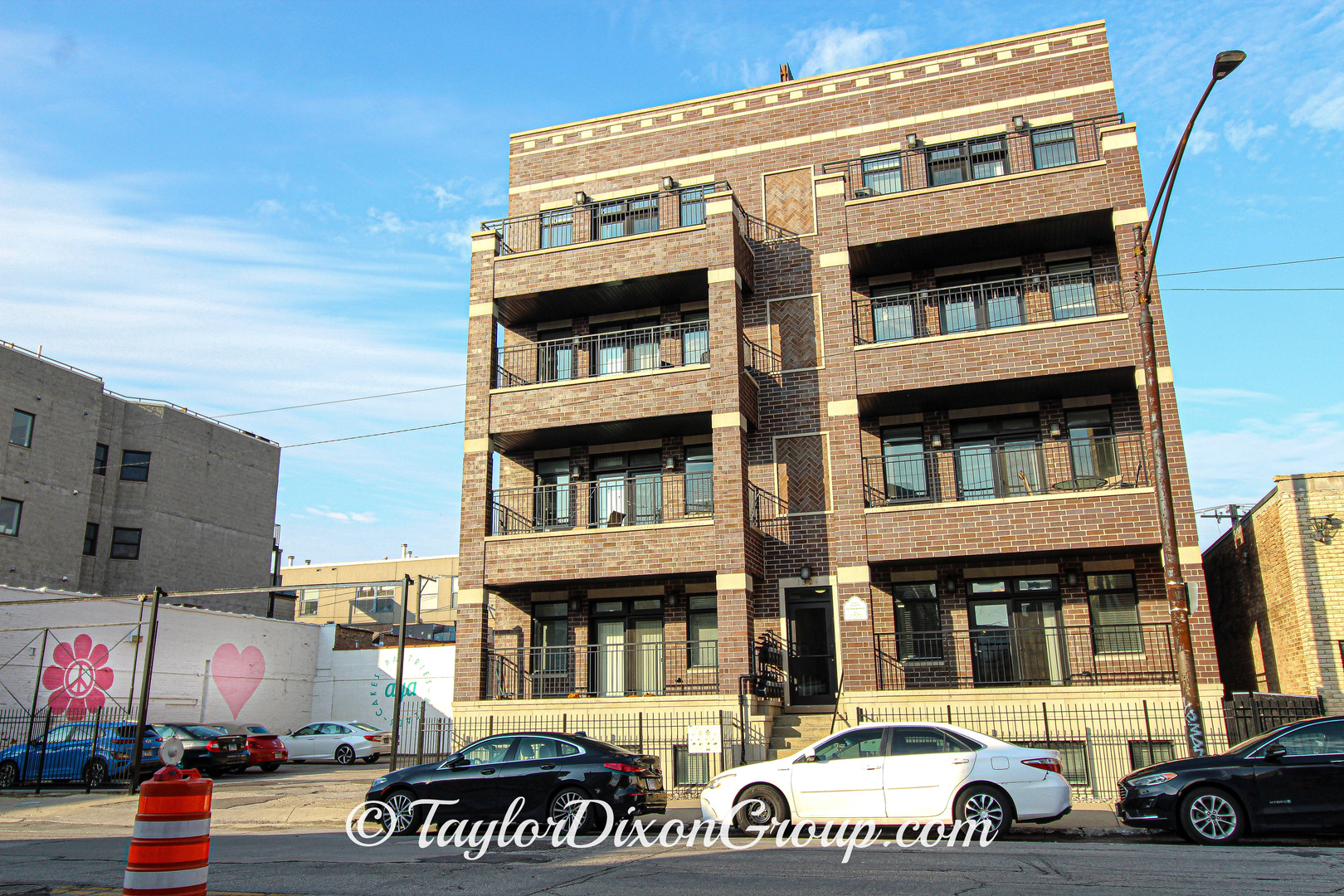 1324 W Grand Avenue Unit: 1E