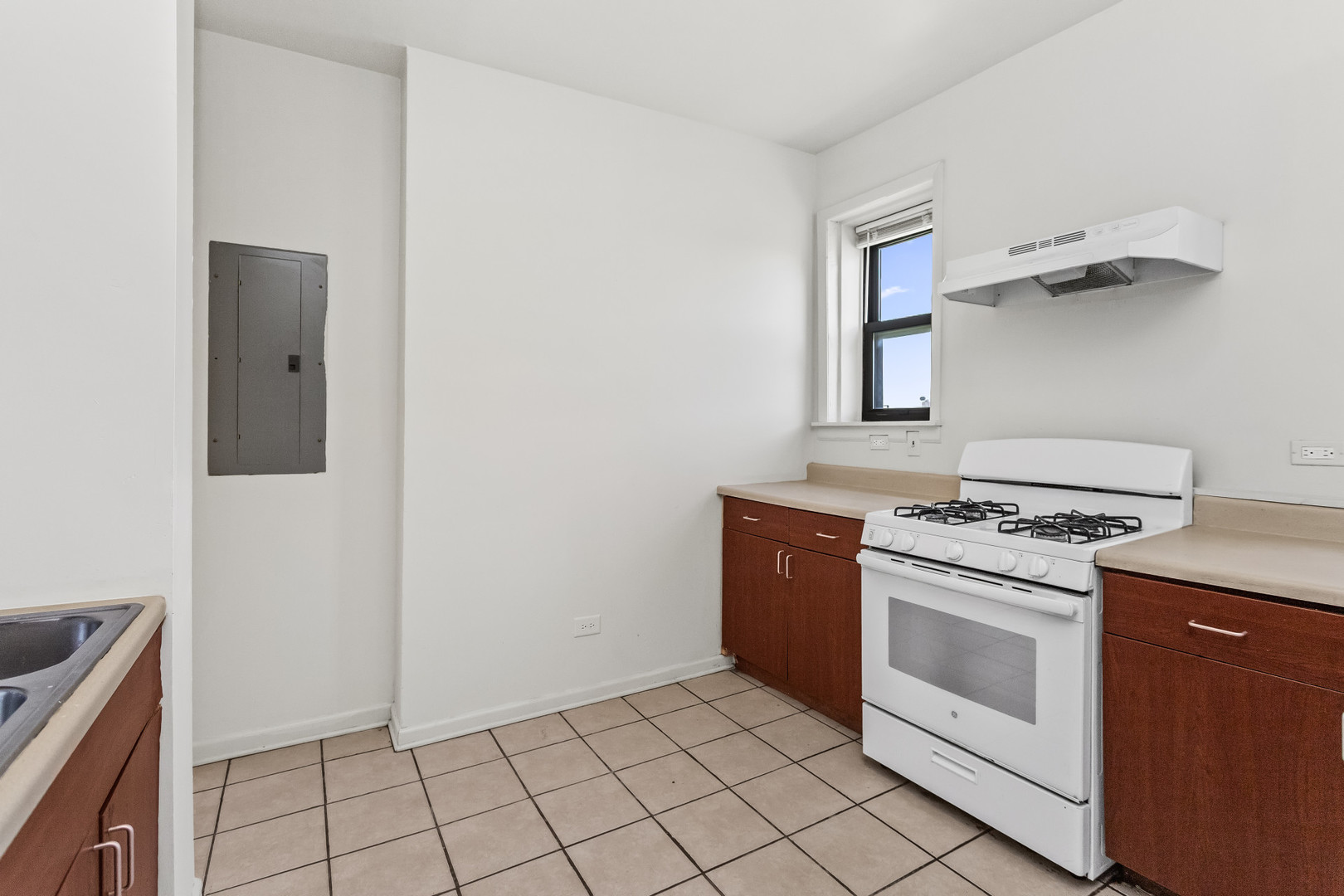 4031 W Gladys Avenue