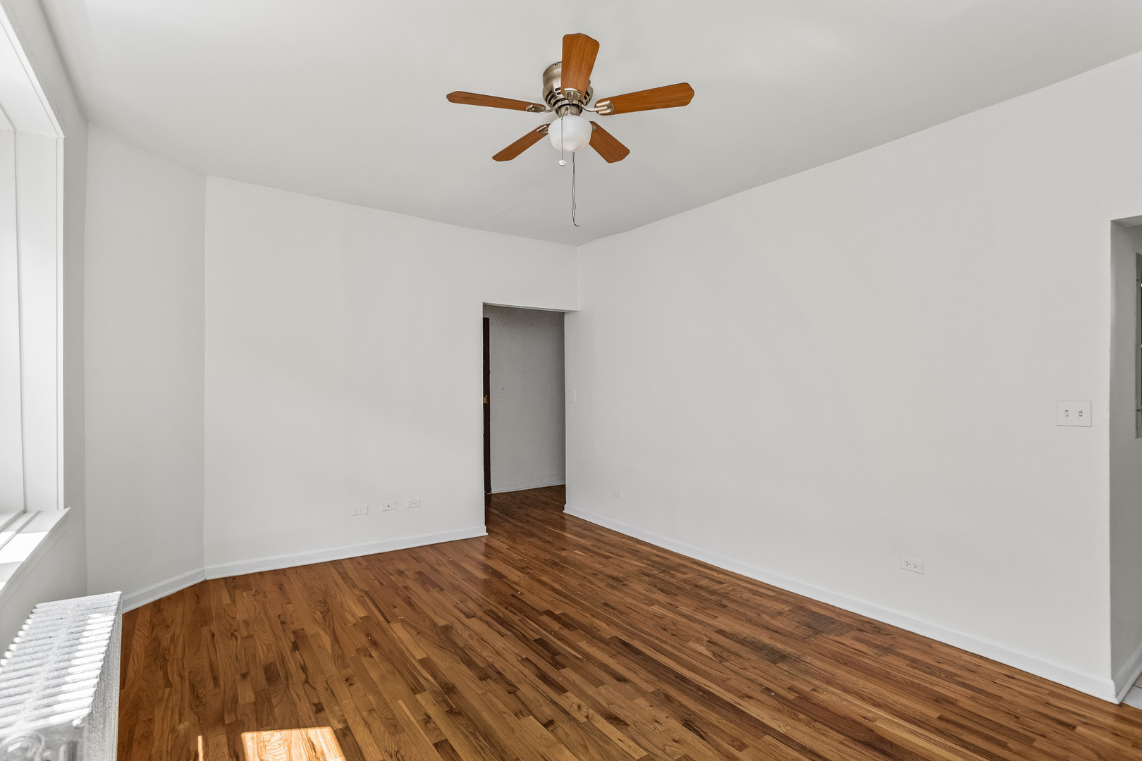 4031 W Gladys Avenue