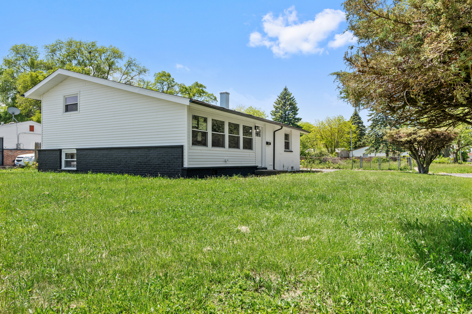 2711 Lancaster Drive