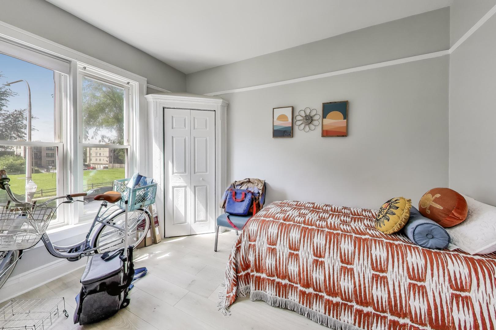 5169 S Michigan Avenue Unit: 2