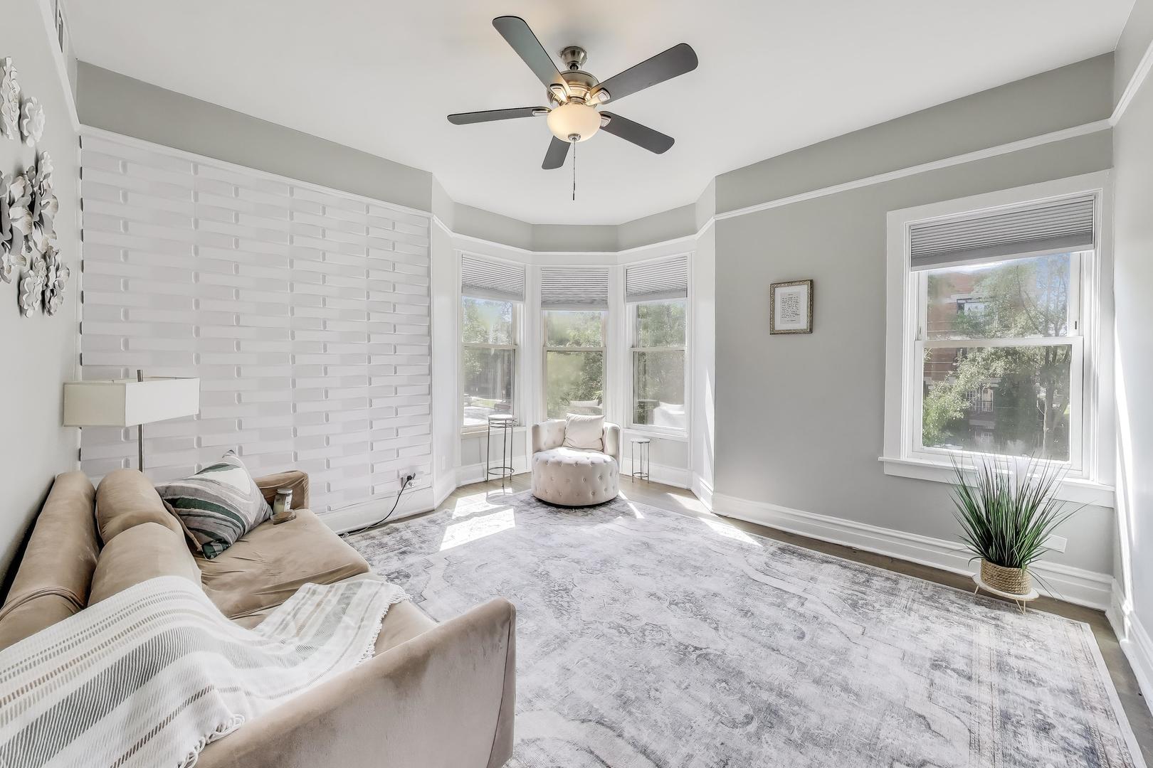 5169 S Michigan Avenue Unit: 2