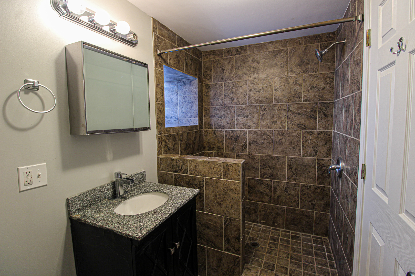 5169 S Michigan Avenue