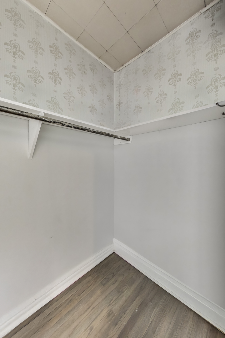 5169 S Michigan Avenue