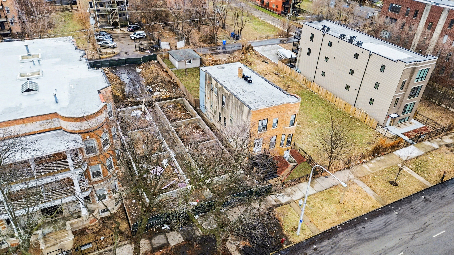 5169 S Michigan Avenue