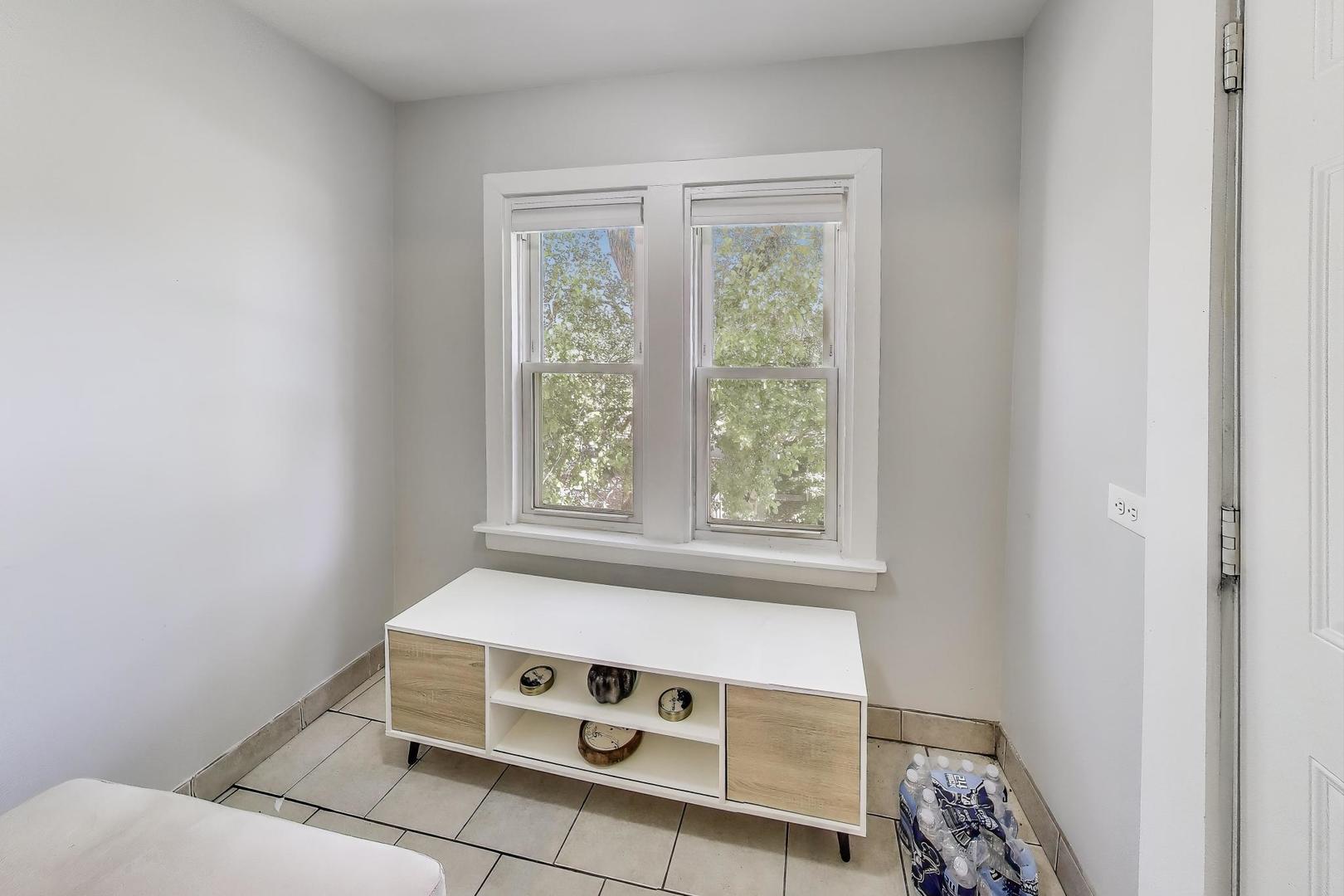 5169 S Michigan Avenue