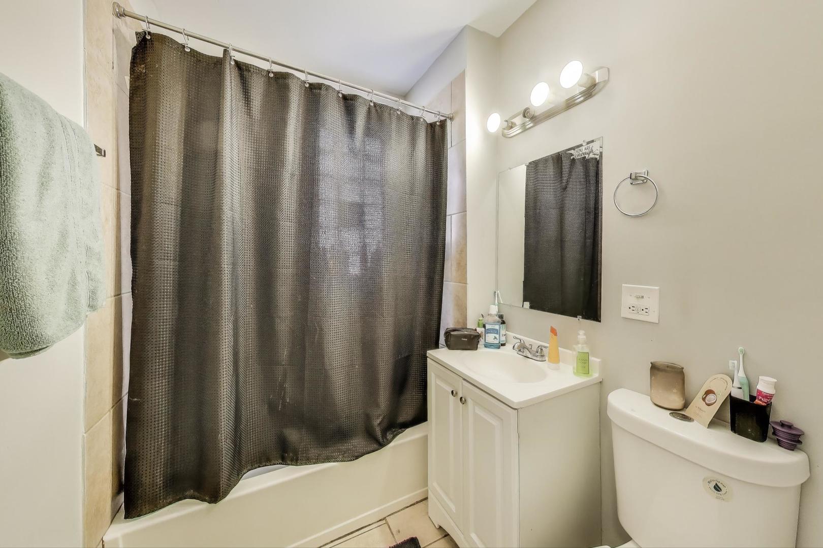 5169 S Michigan Avenue