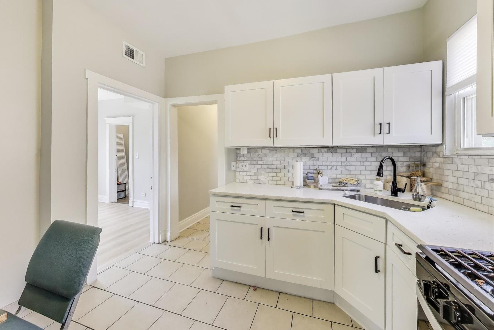 5169 S Michigan Avenue