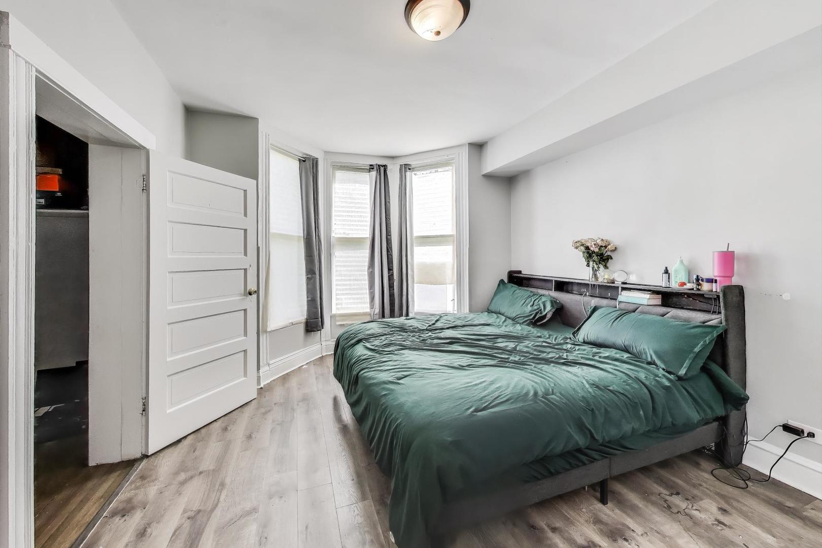 5169 S Michigan Avenue