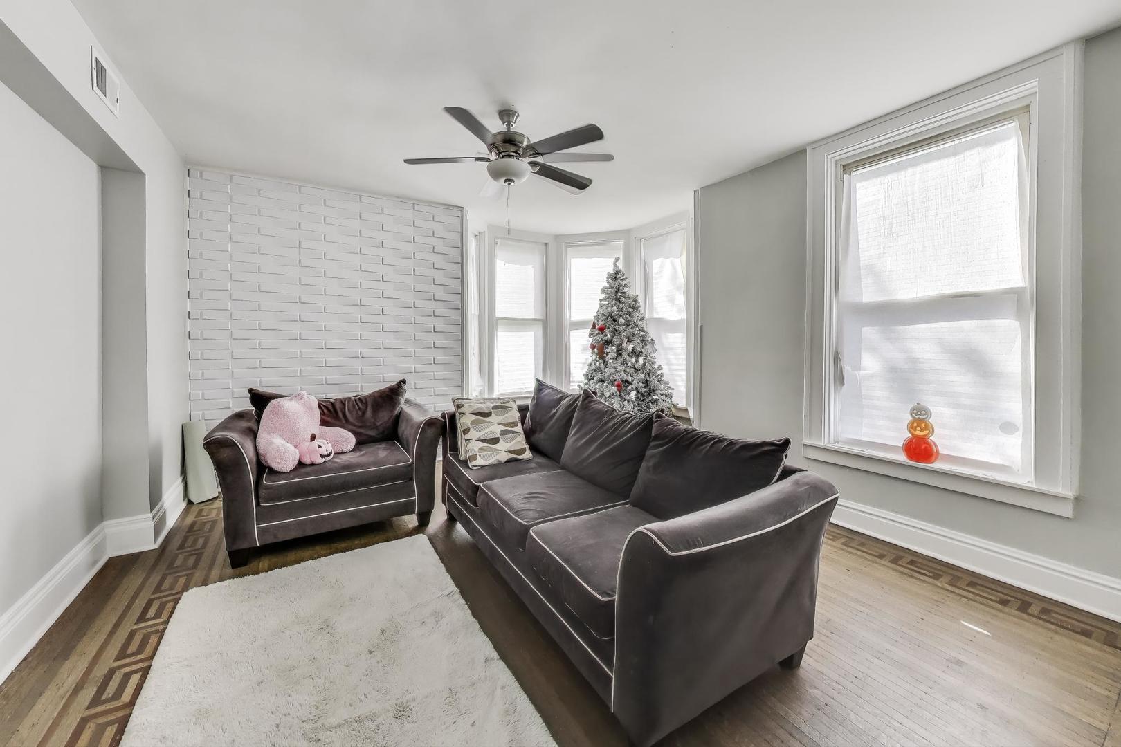 5169 S Michigan Avenue