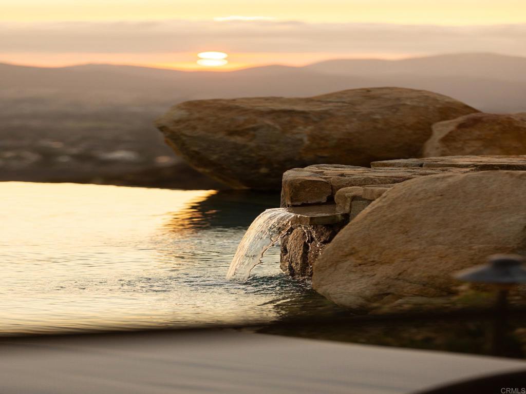 18000 Sunset Point Road