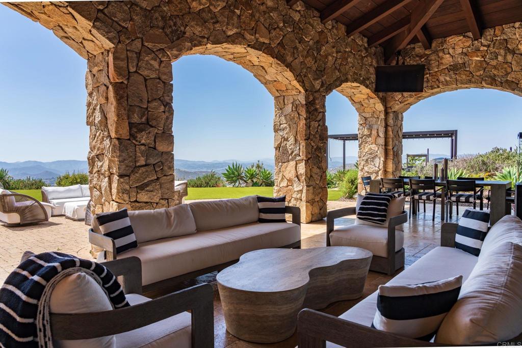 18000 Sunset Point Drive