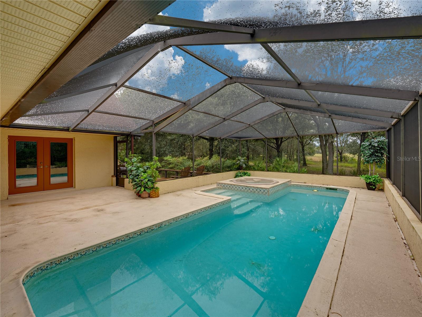 1341 COUNTRY OAKS BLVD