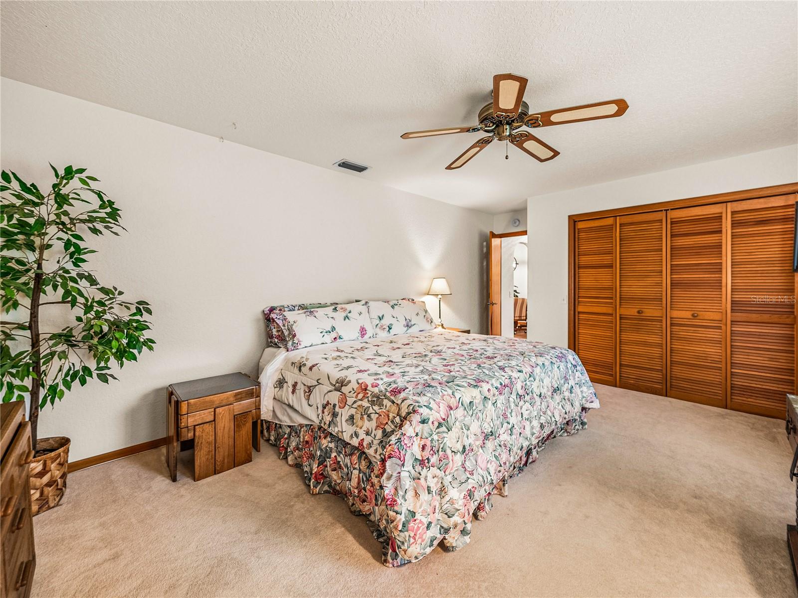 1341 COUNTRY OAKS BLVD