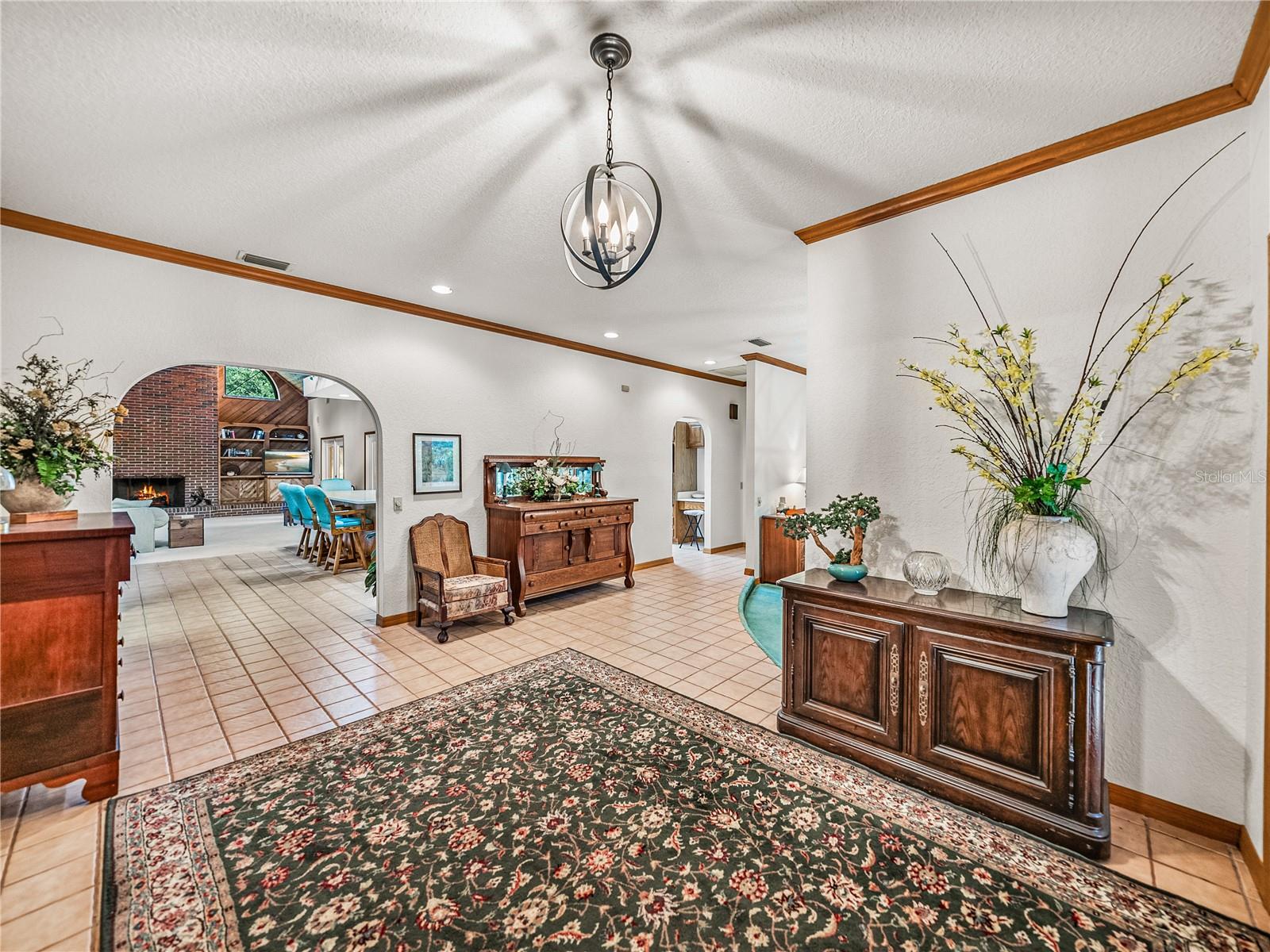 1341 COUNTRY OAKS BLVD