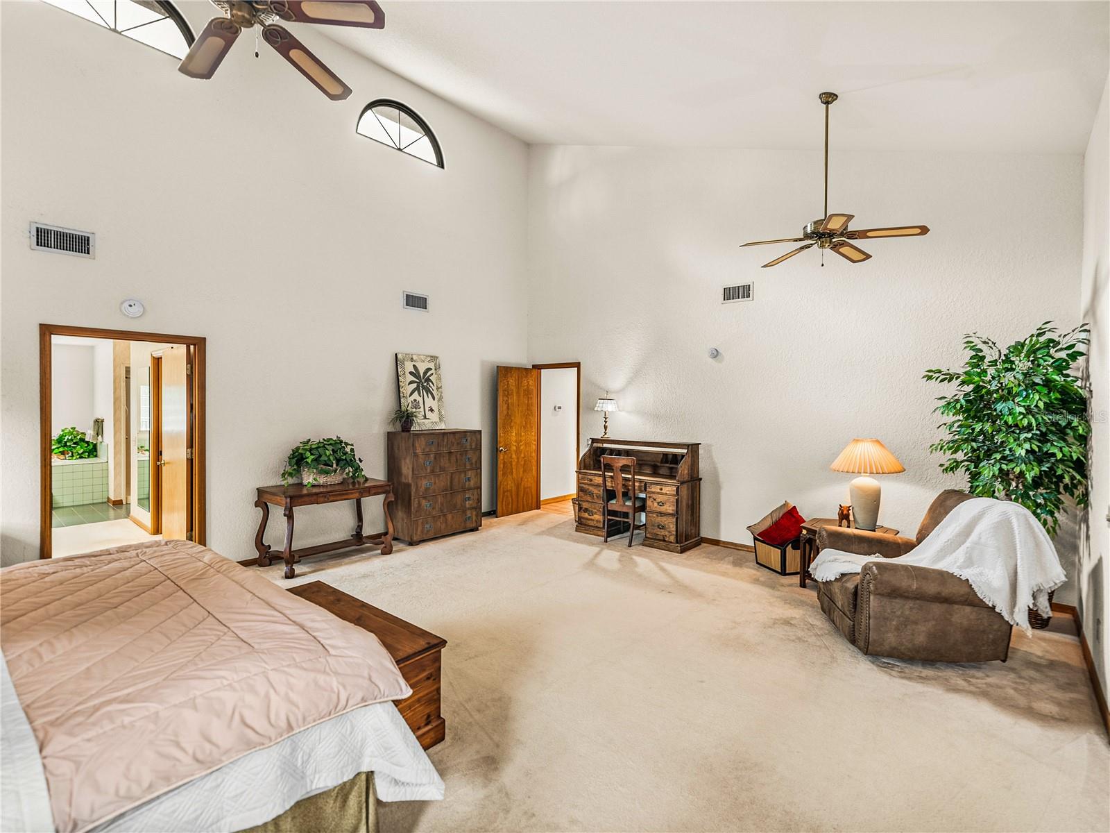 1341 COUNTRY OAKS BLVD