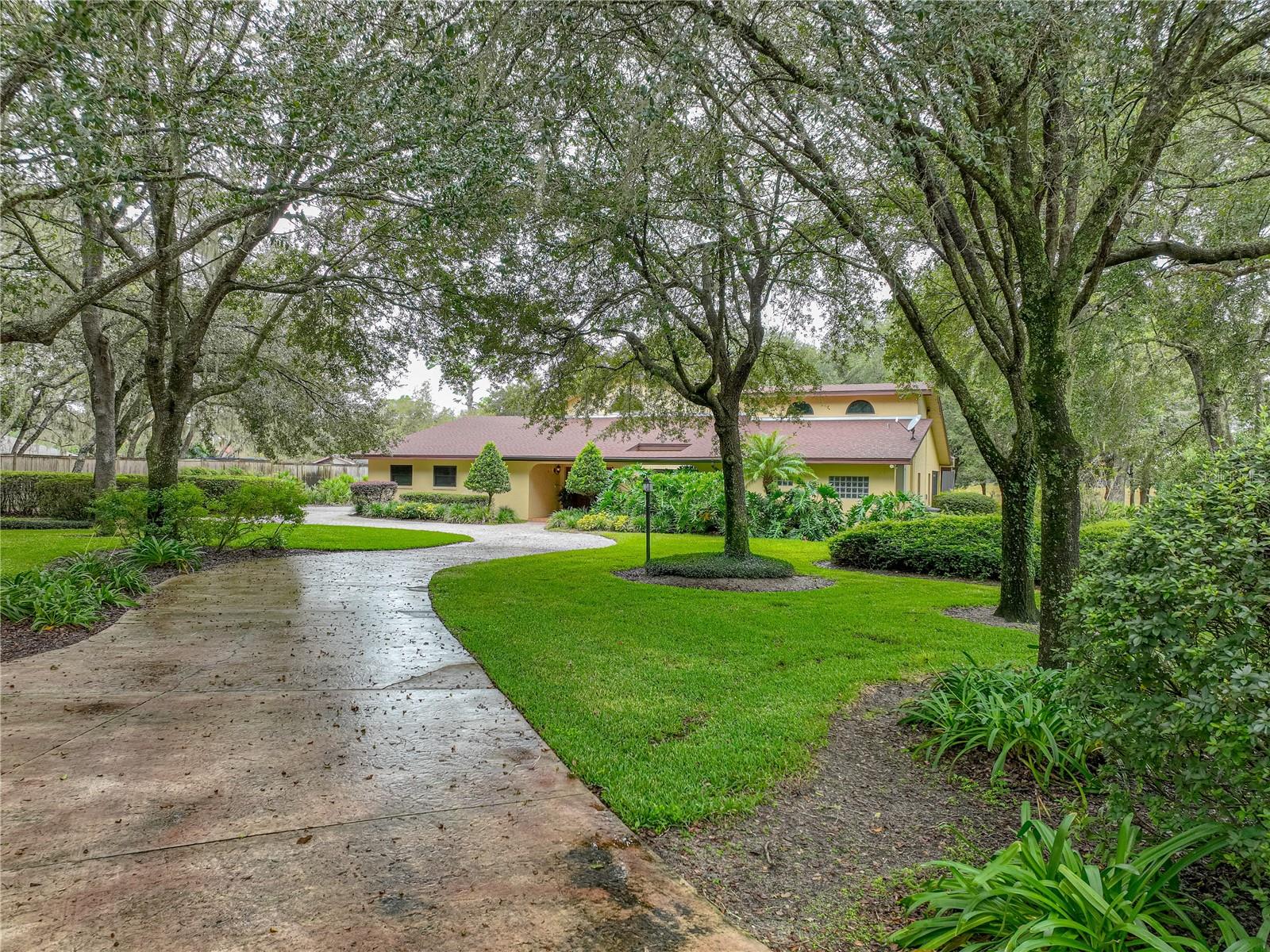 1341 COUNTRY OAKS BLVD