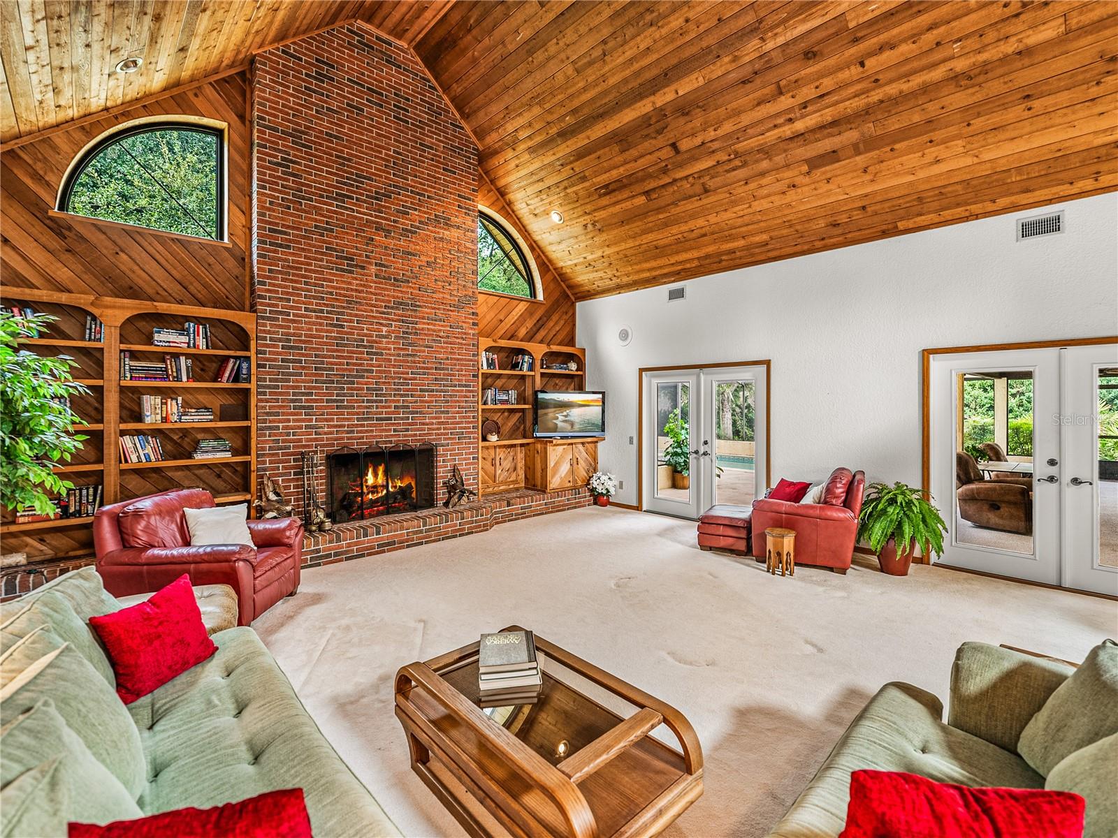 1341 COUNTRY OAKS BLVD