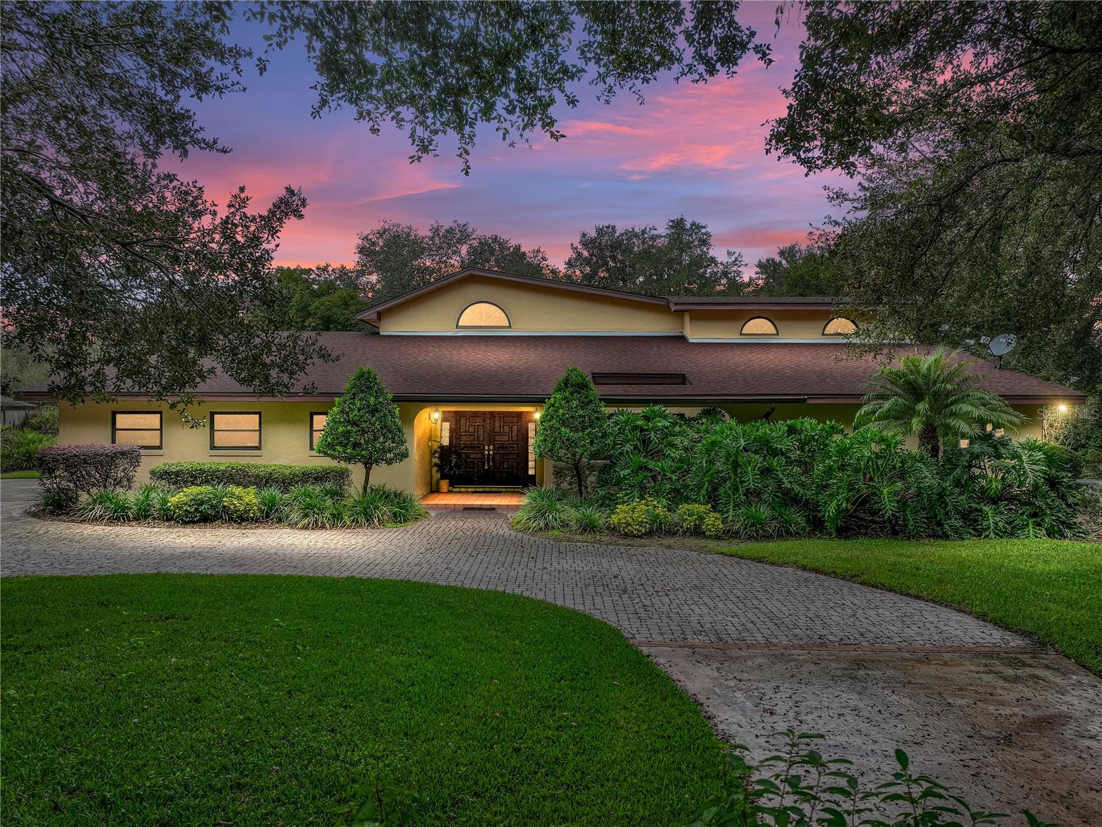 1341 COUNTRY OAKS BLVD