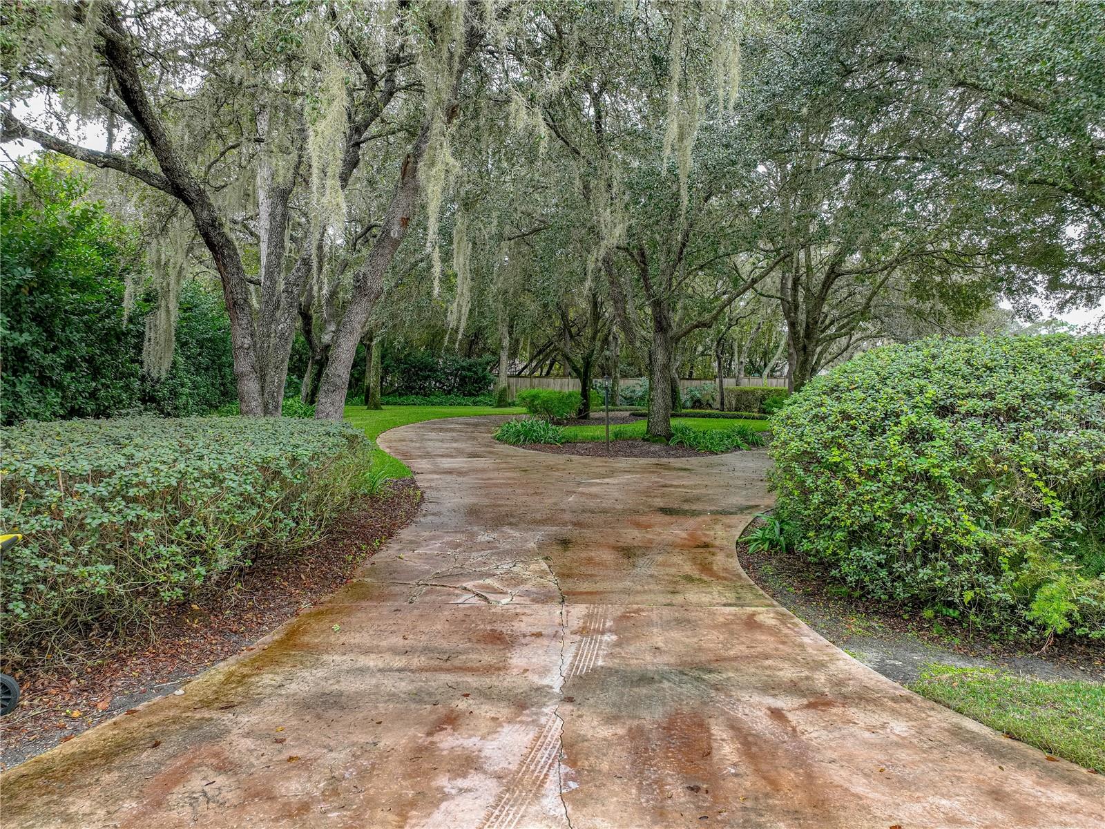 1341 COUNTRY OAKS BLVD
