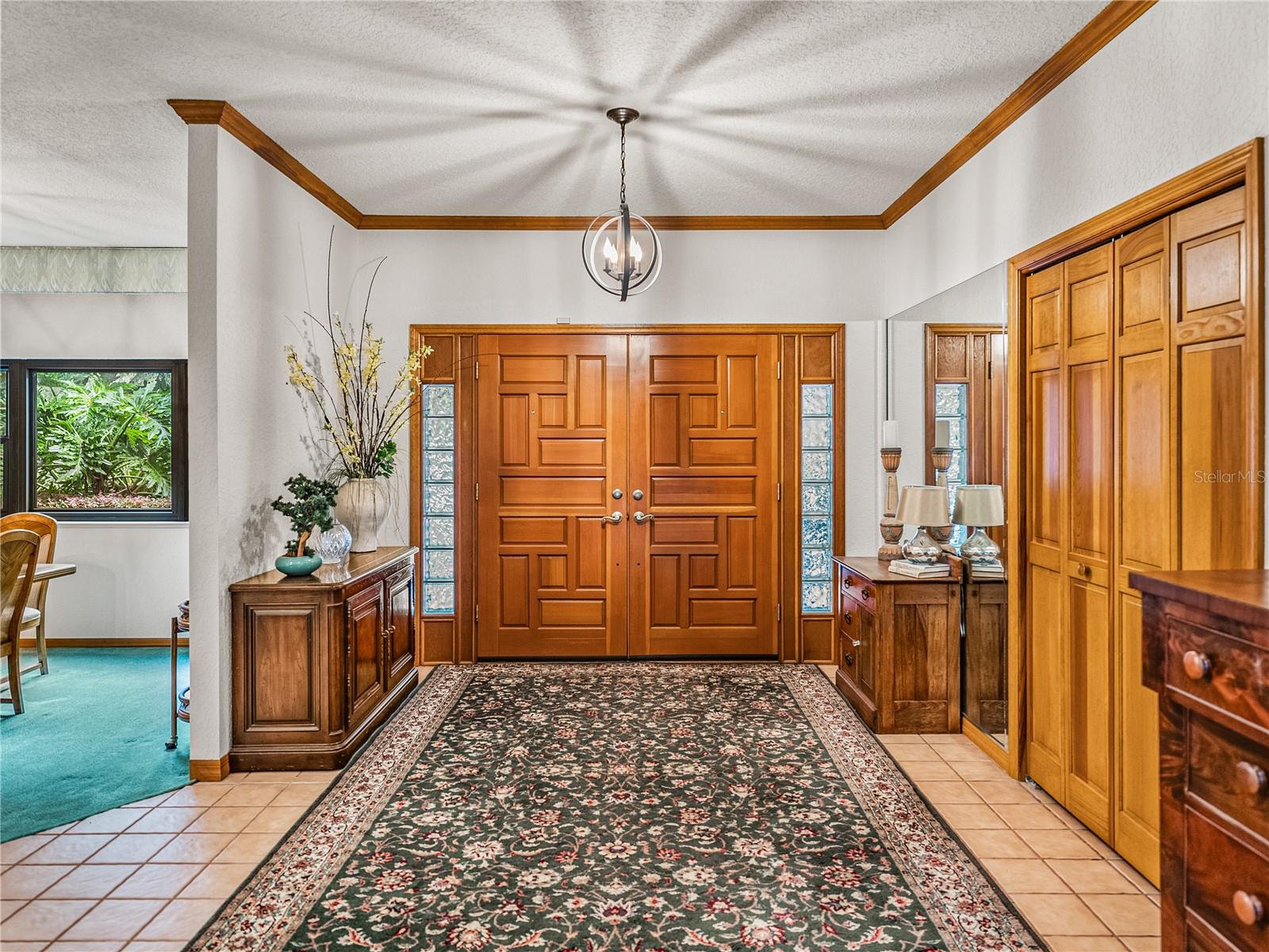 1341 COUNTRY OAKS BLVD
