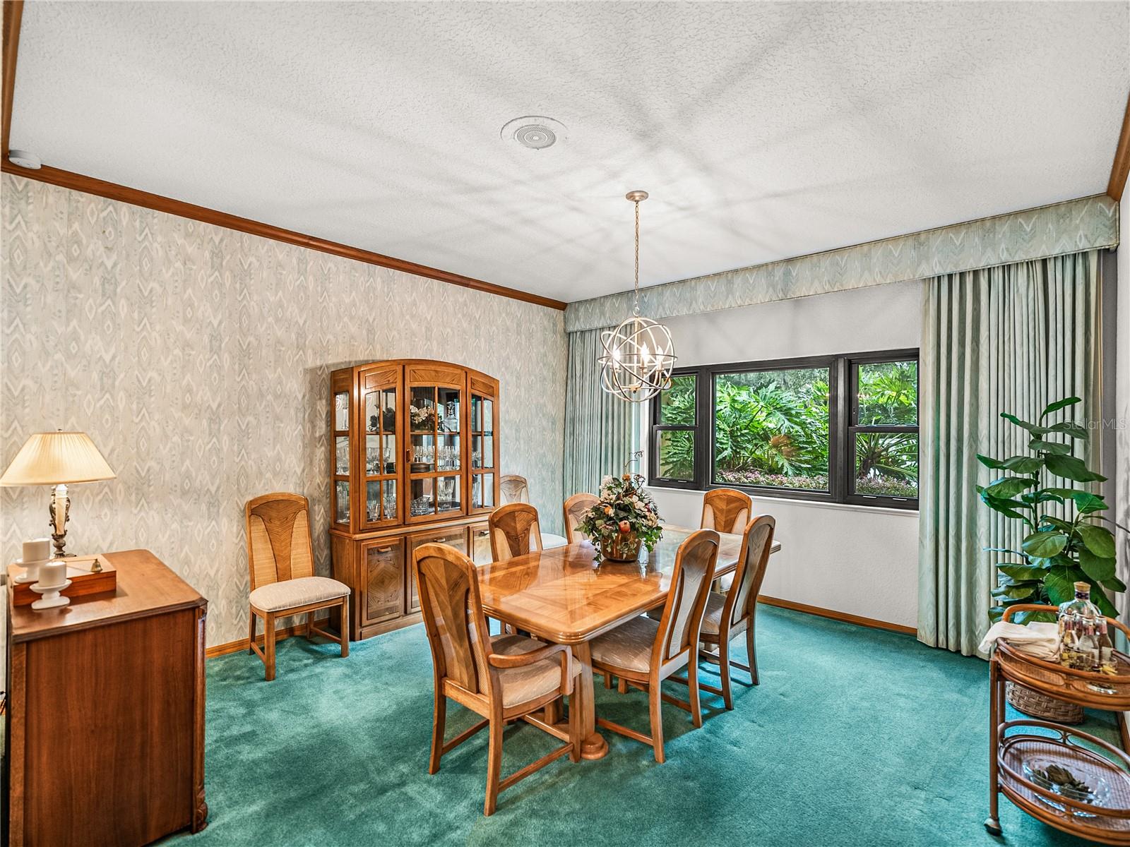 1341 COUNTRY OAKS BLVD