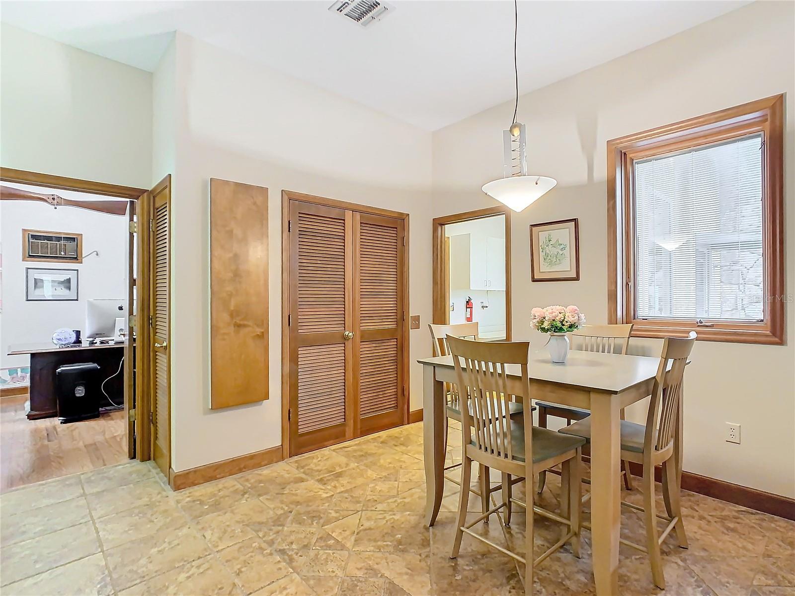 6454 TIMBERLANE RD
