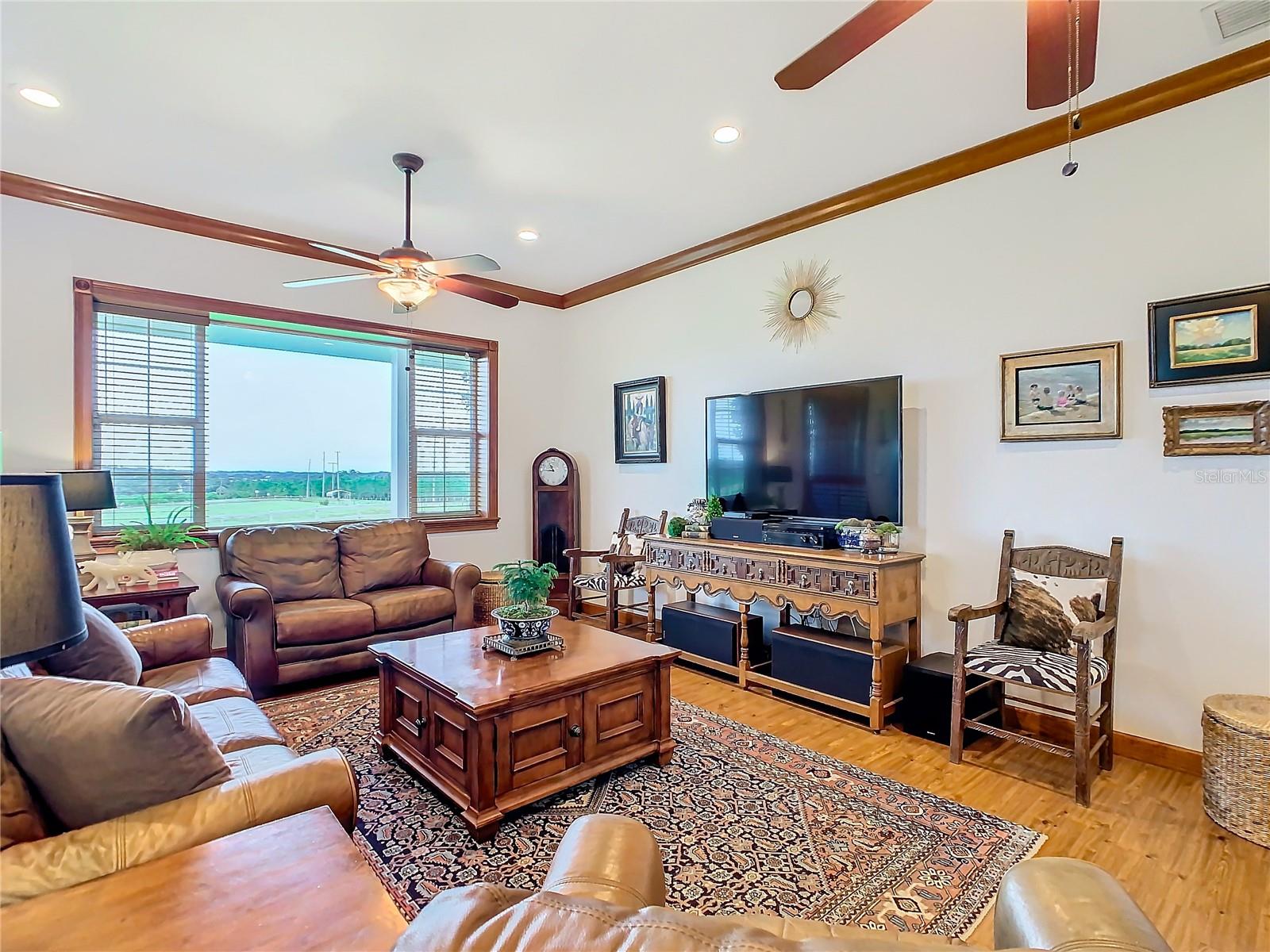 905 N CROOKED LAKE DR